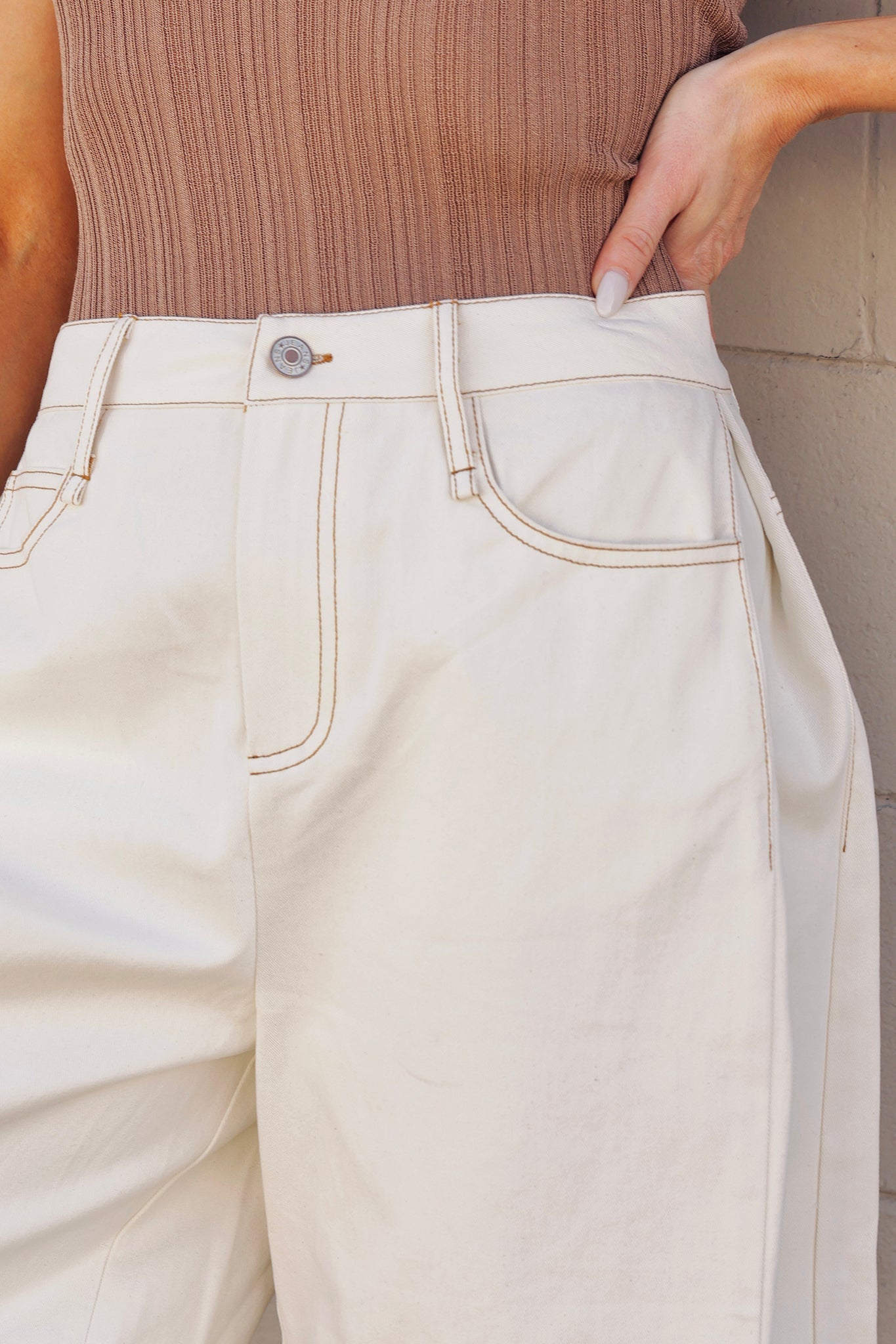 WATCHING THE WIND WOVEN BERMUDA SHORT - MaraFormigone