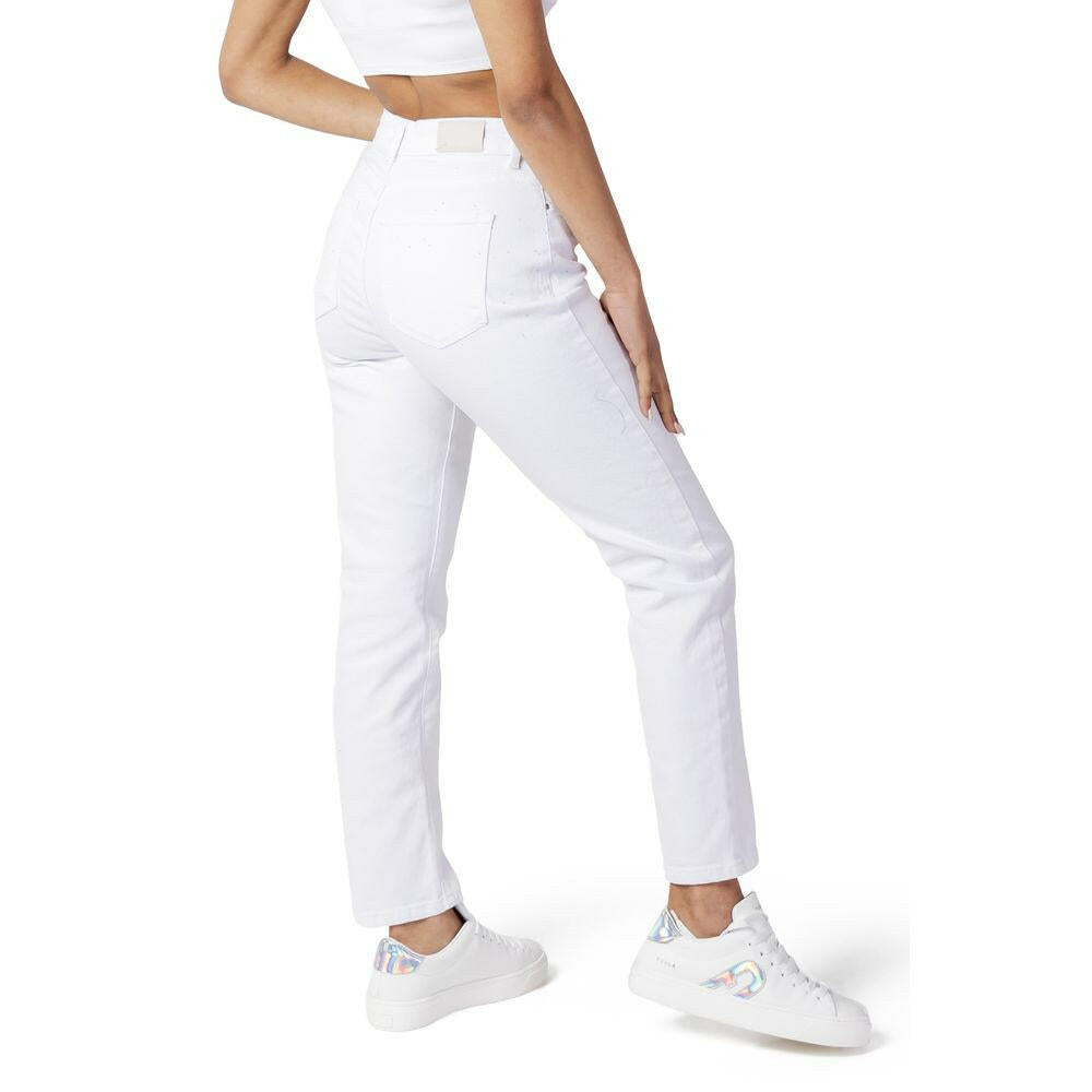 Only White Cotton Mom Jean Only