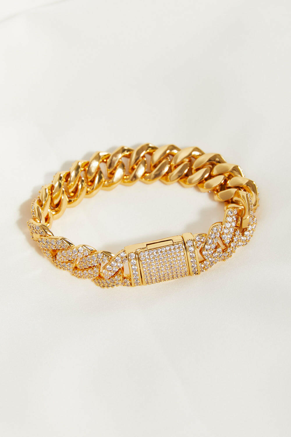 Alloy Inlaid Zircon Bracelet in Gold.