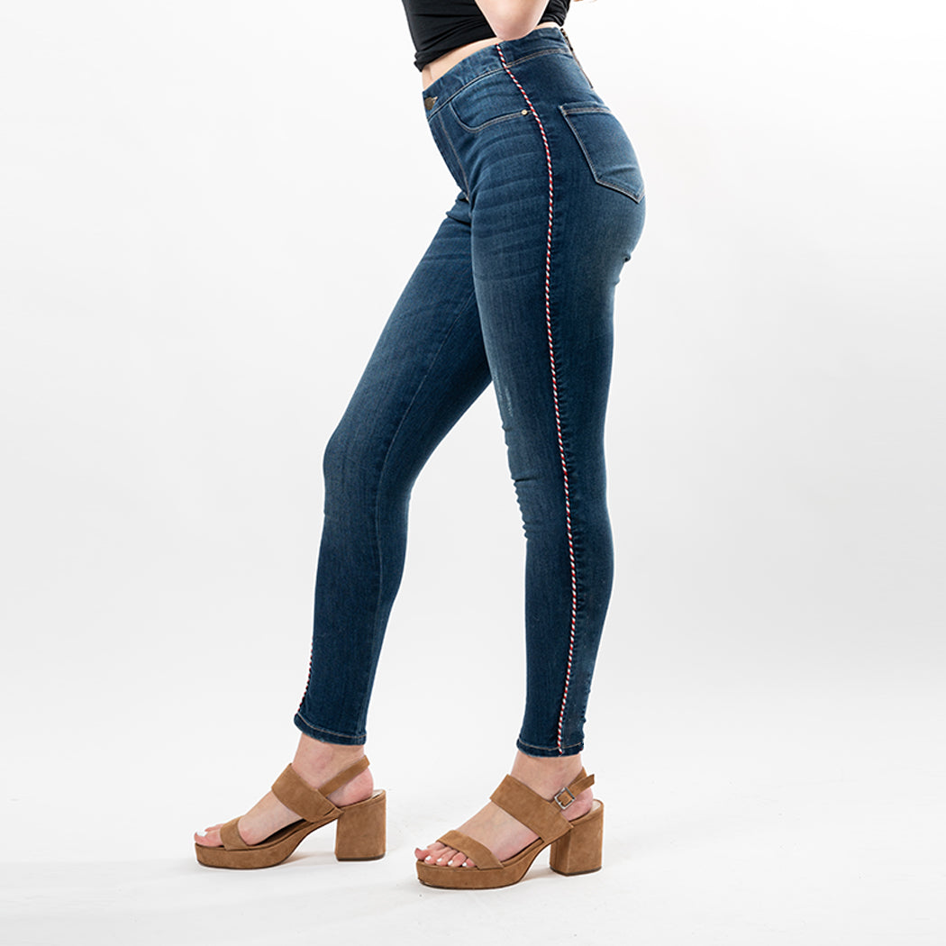 Pantalón ajustado al tobillo con ribete lateral trenzado