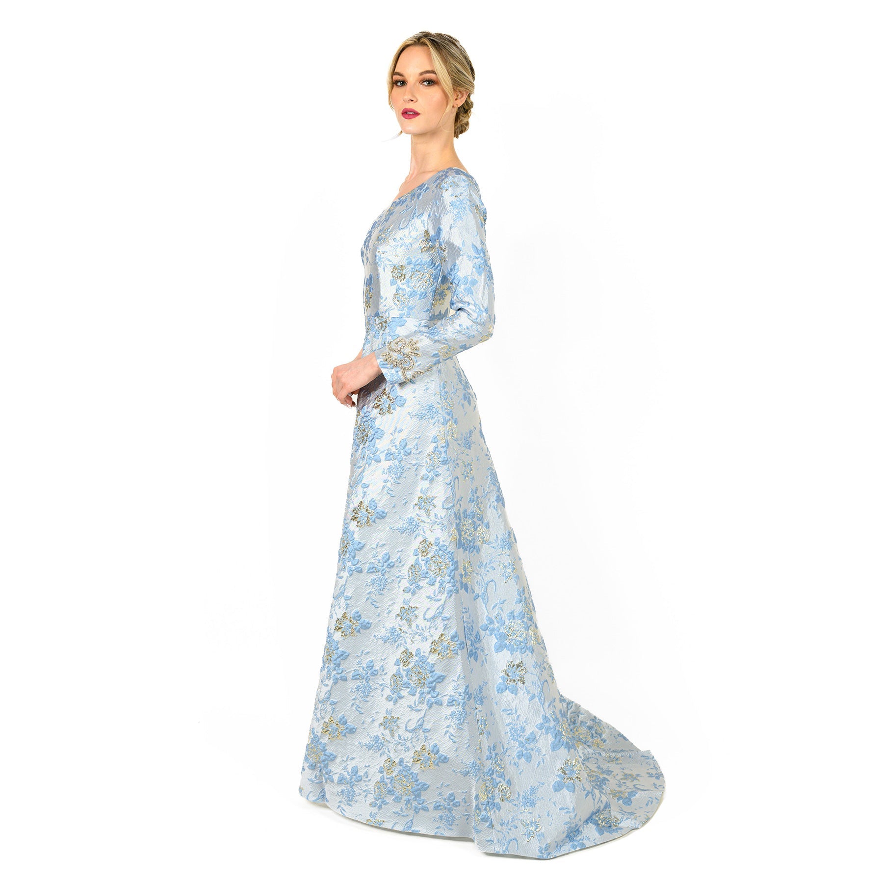 Vestido largo clásico con un solo hombro y cuentas