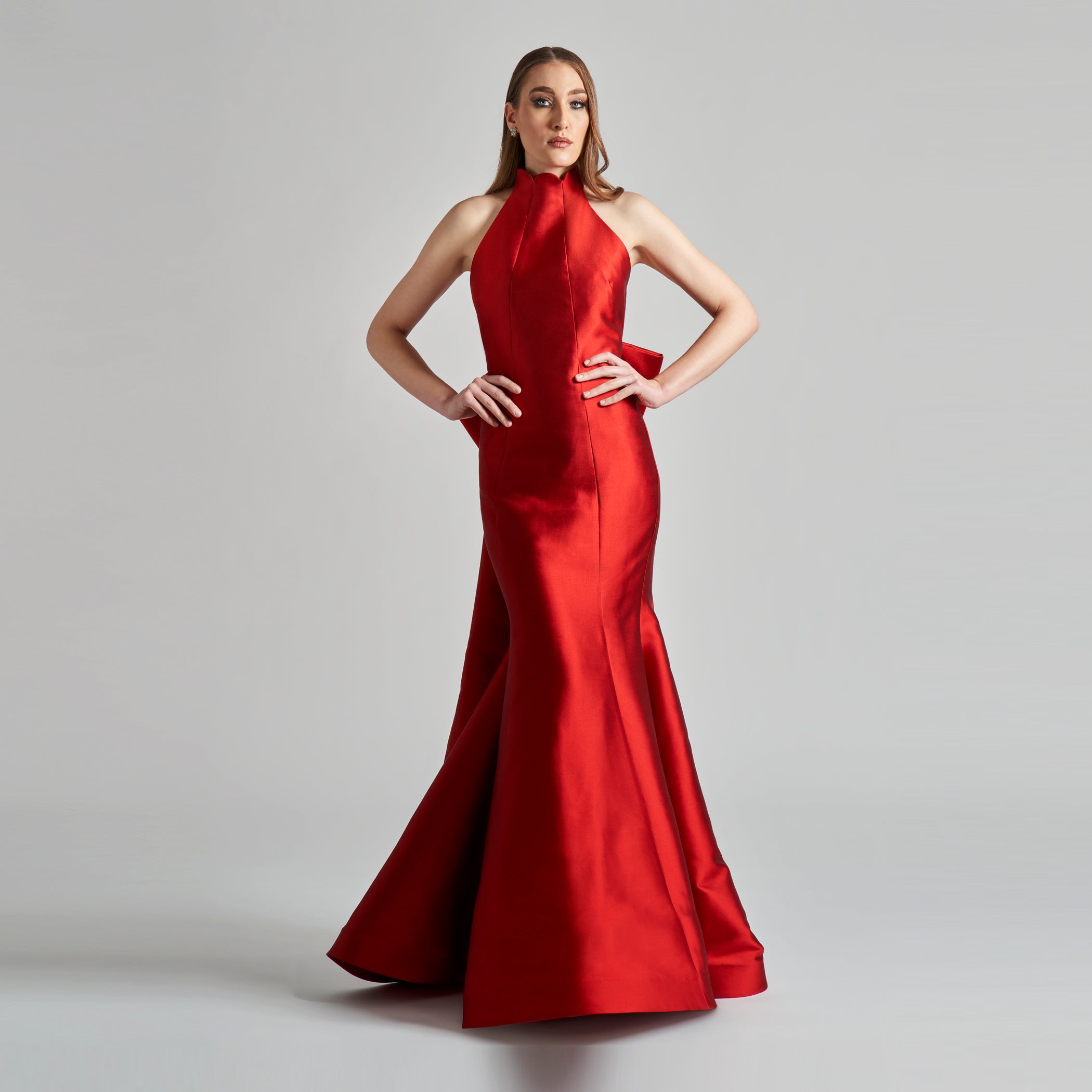 Scalloped Neck Back Bow Gown - MaraFormigone