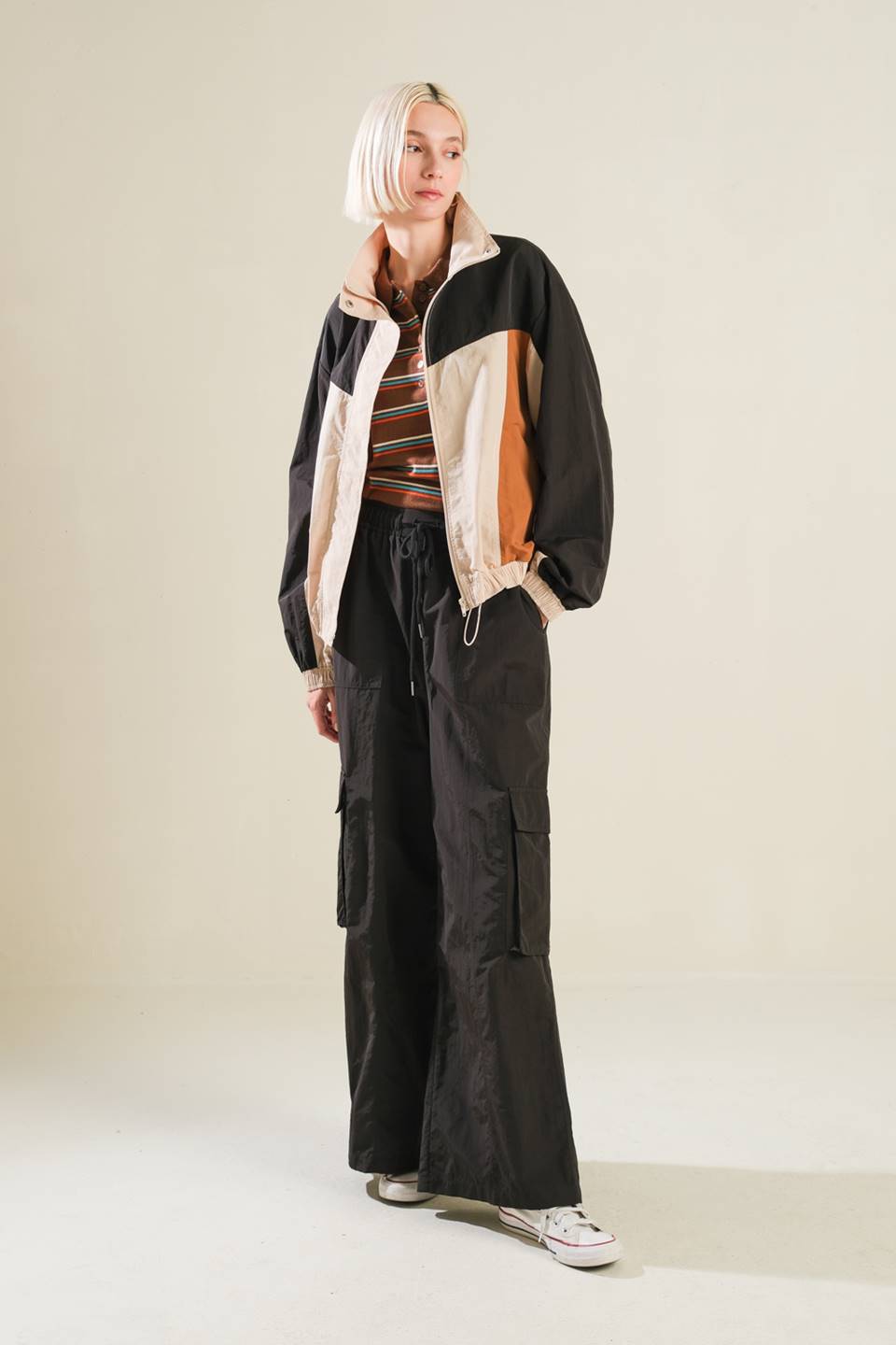 JAQUETA LOVIN ON ME TECIDA