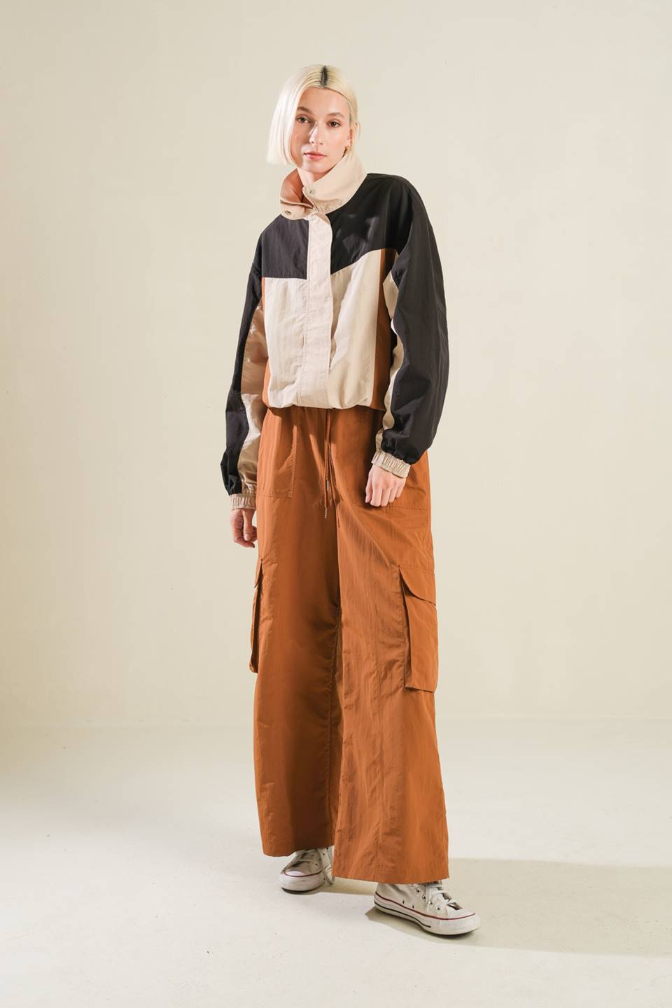 JAQUETA LOVIN ON ME TECIDA