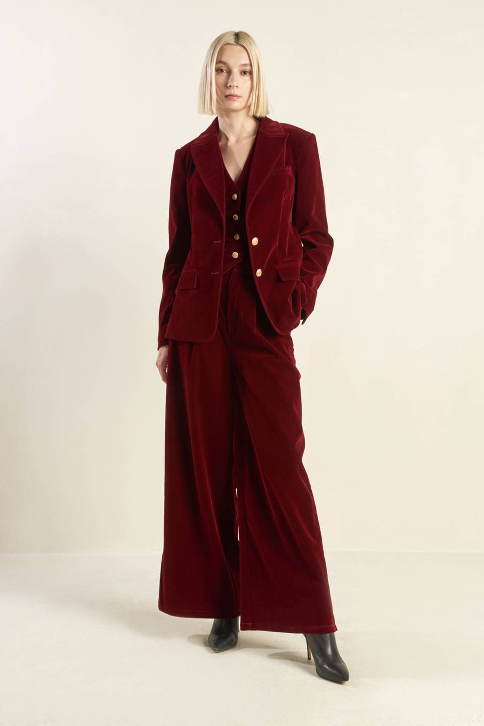 COY CHARM VELVET BLAZER - MaraFormigone