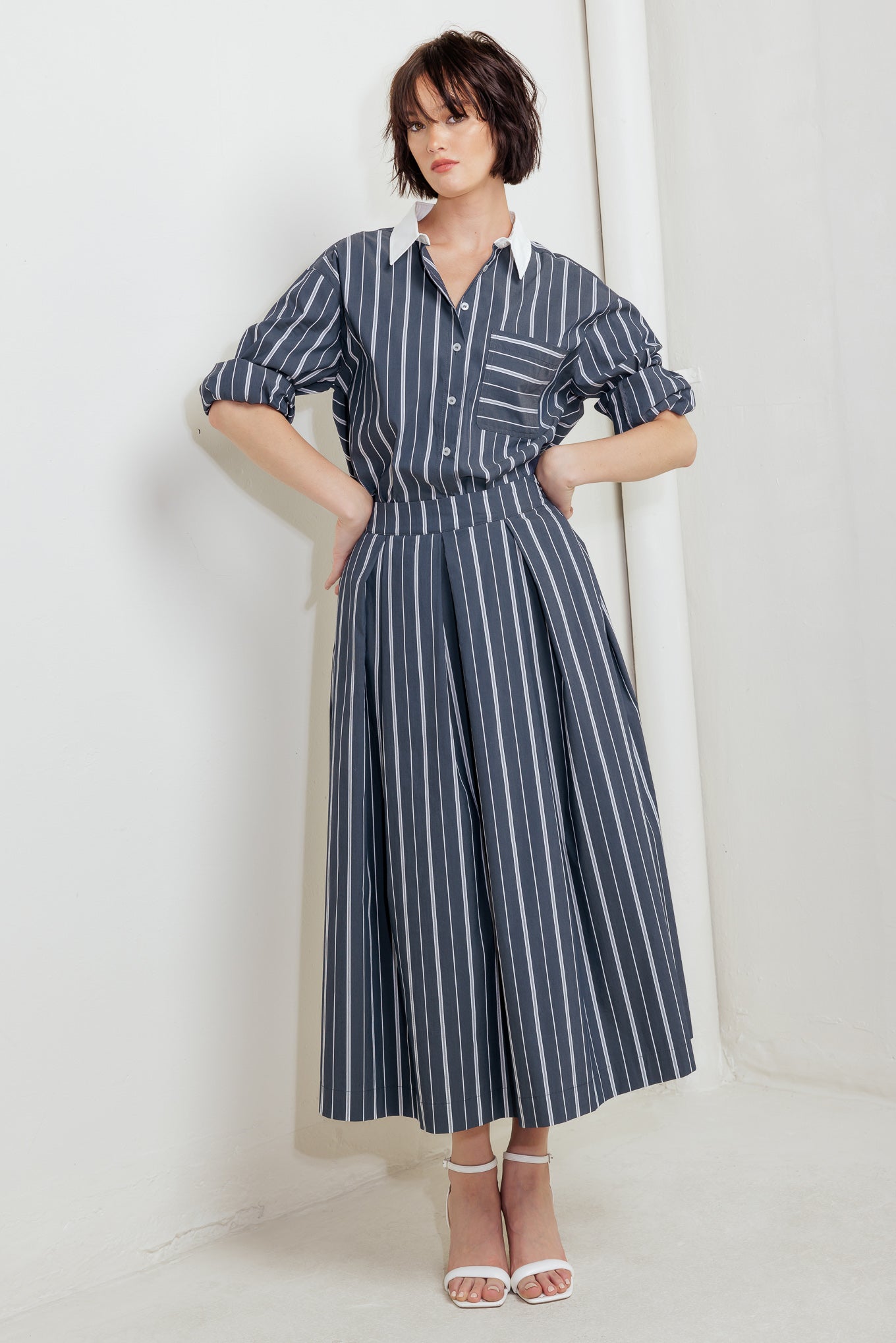 FALDA MIDI TEJIDA DETRÁS DE LA SONRISA