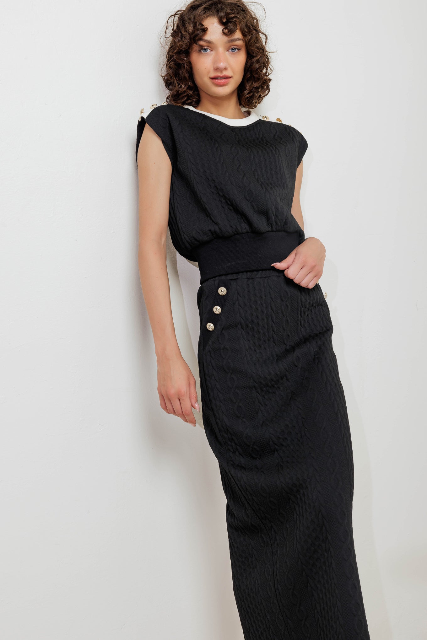 URBAN LUXE COMMAND KNIT MIDI SKIRT - MaraFormigone