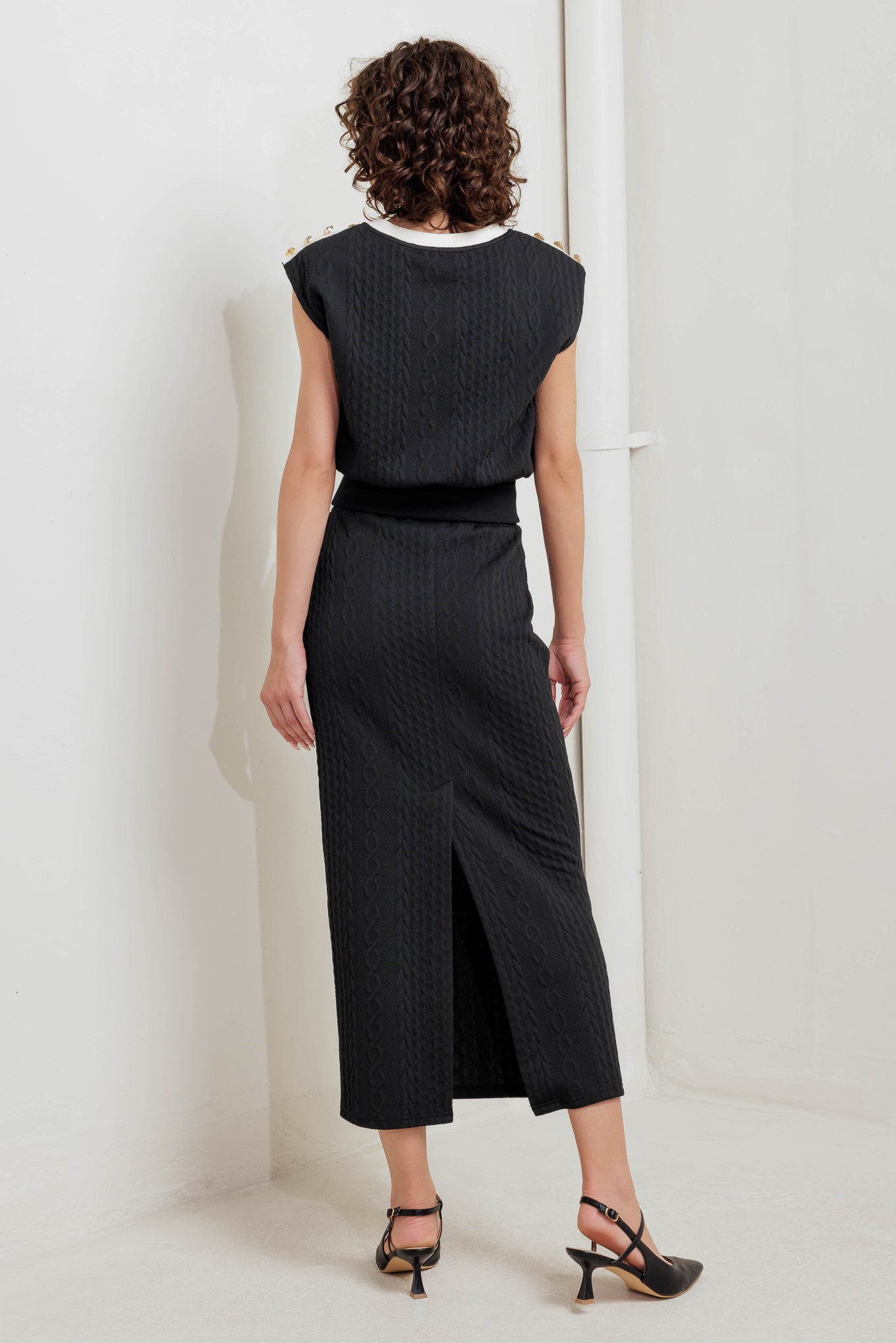 URBAN LUXE COMMAND KNIT MIDI SKIRT - MaraFormigone