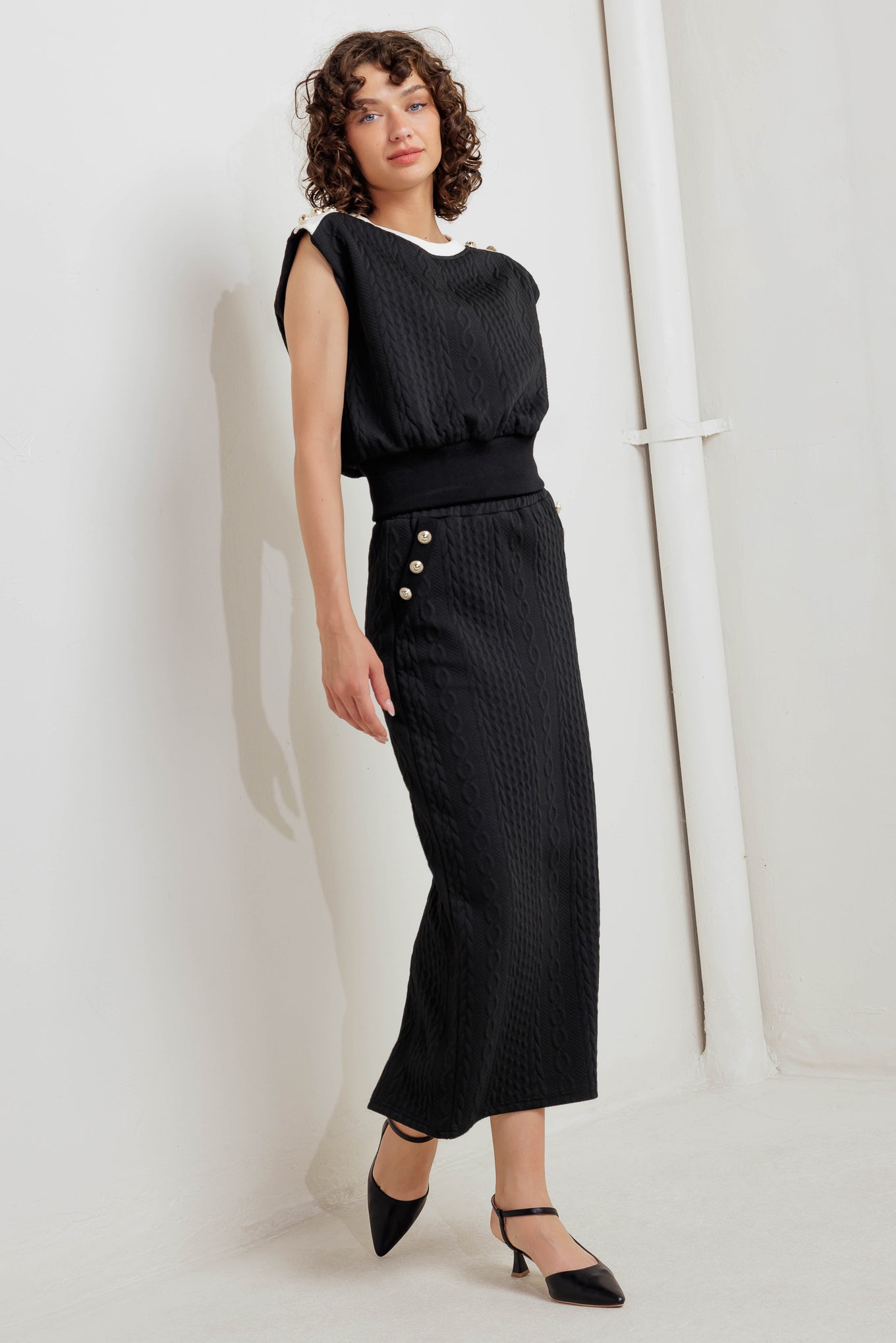 URBAN LUXE COMMAND KNIT MIDI SKIRT - MaraFormigone