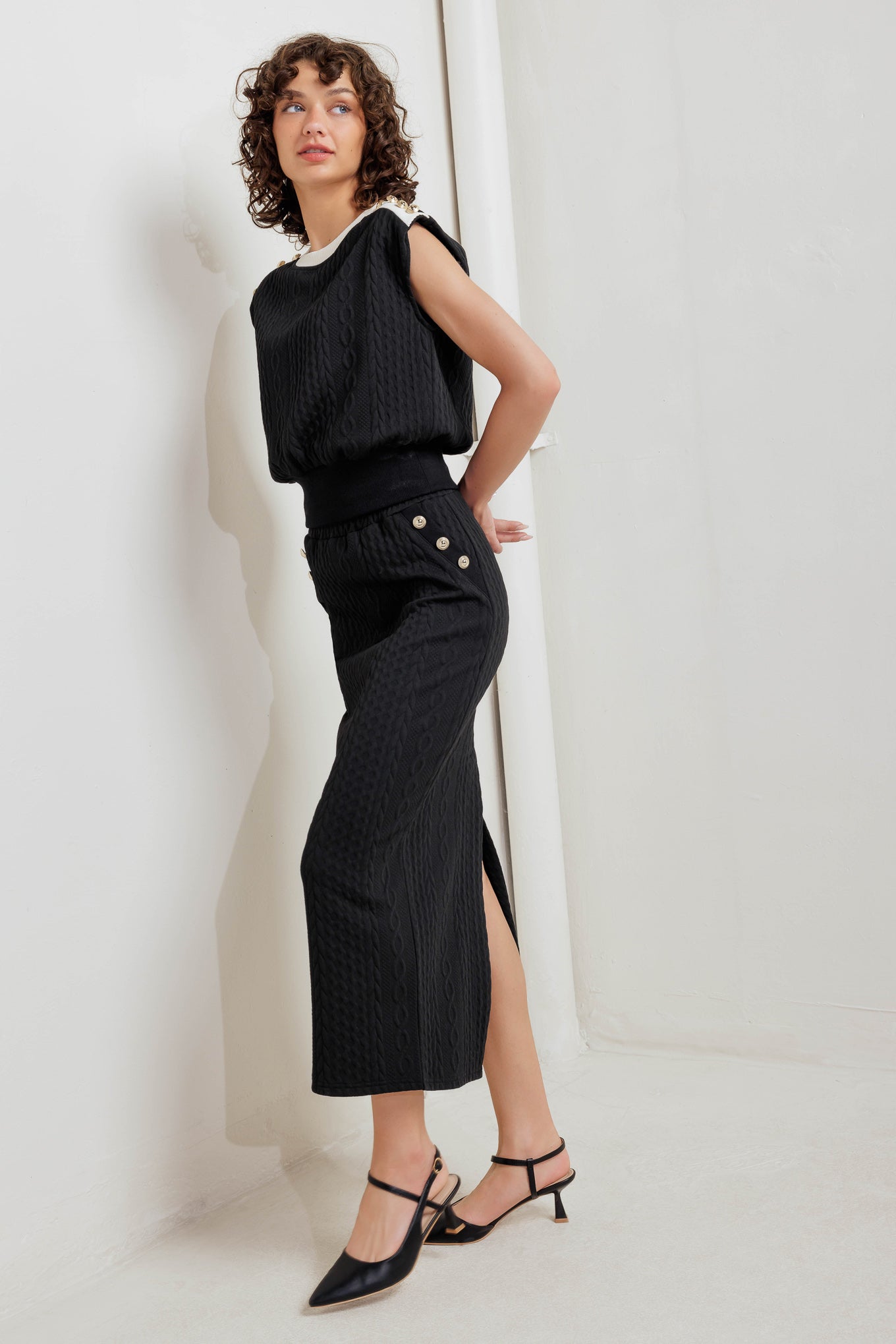 URBAN LUXE COMMAND KNIT MIDI SKIRT - MaraFormigone