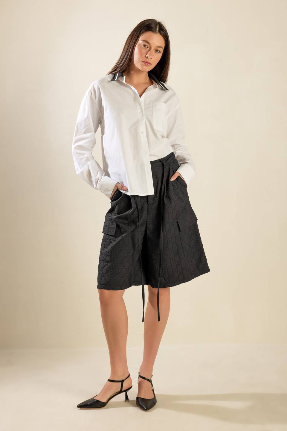 SEE WHAT HAPPENS WOVEN BERMUDA SHORTS - MaraFormigone