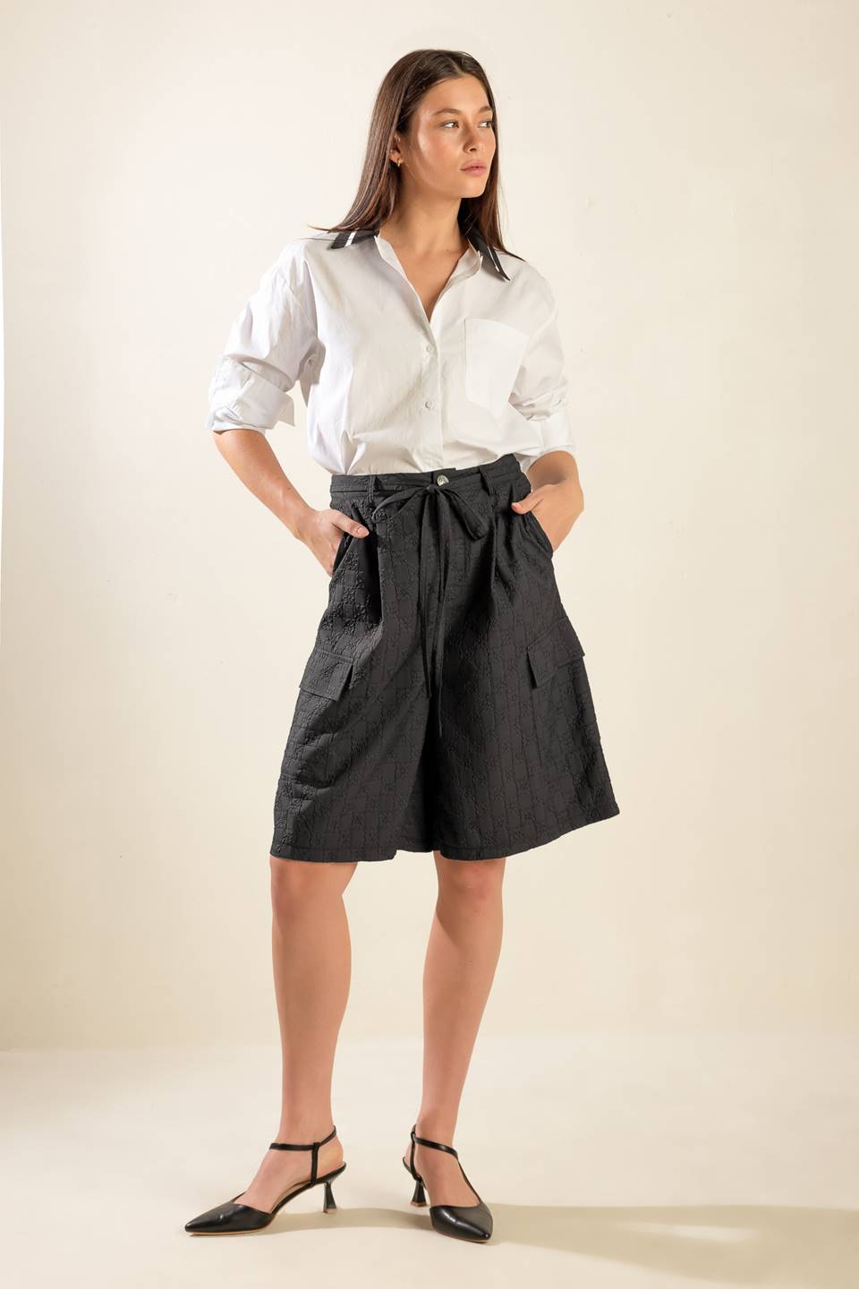 SEE WHAT HAPPENS WOVEN BERMUDA SHORTS - MaraFormigone