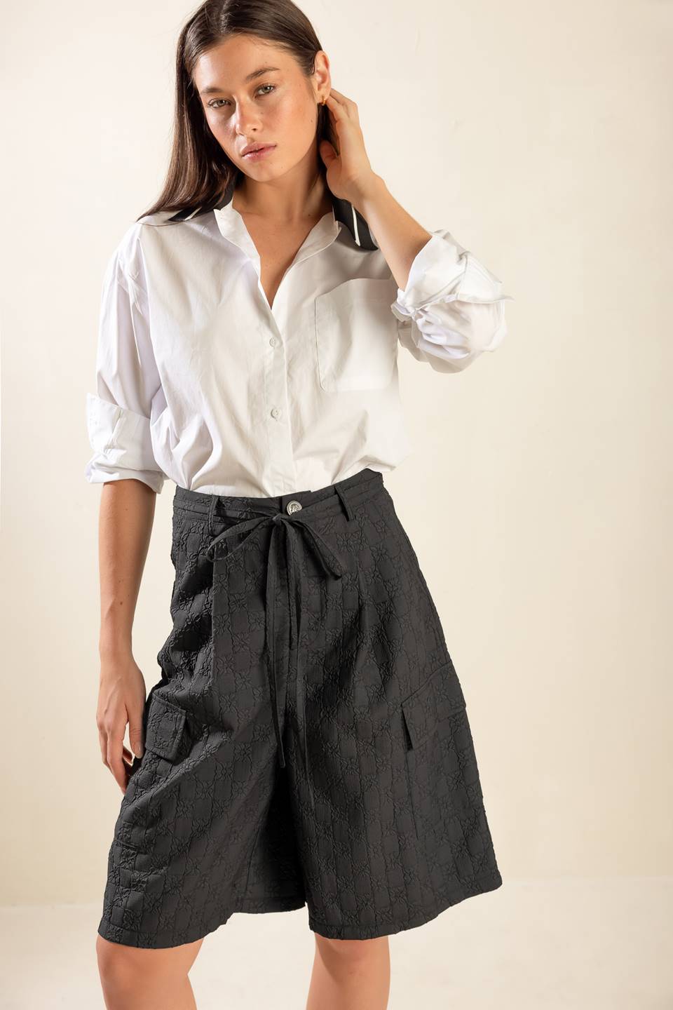 SEE WHAT HAPPENS WOVEN BERMUDA SHORTS - MaraFormigone