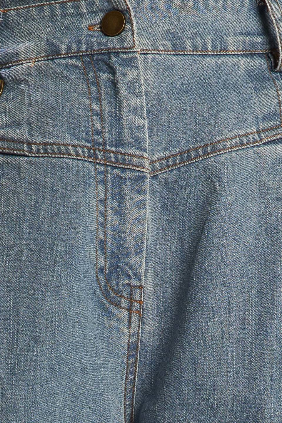 PERGUNTANDO POR QUE CALÇAS JEANS CLARAS