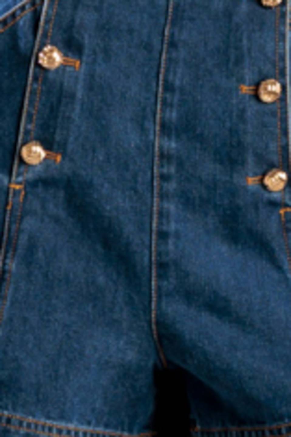 CORTOMETRAJE DE MEZCLILLA PARA AUTOCINE