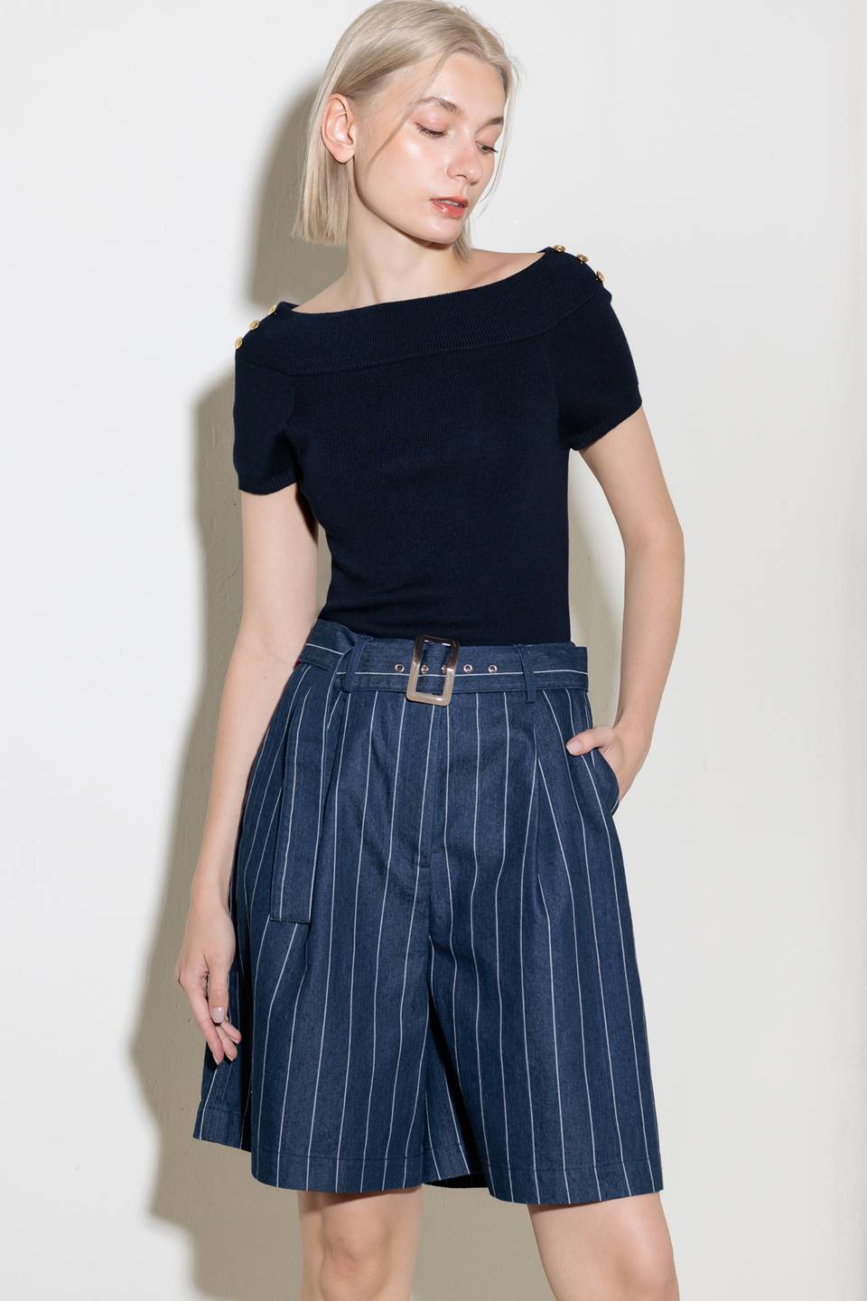 HOLD JOY IN INDIGO WOVEN SHORT - MaraFormigone