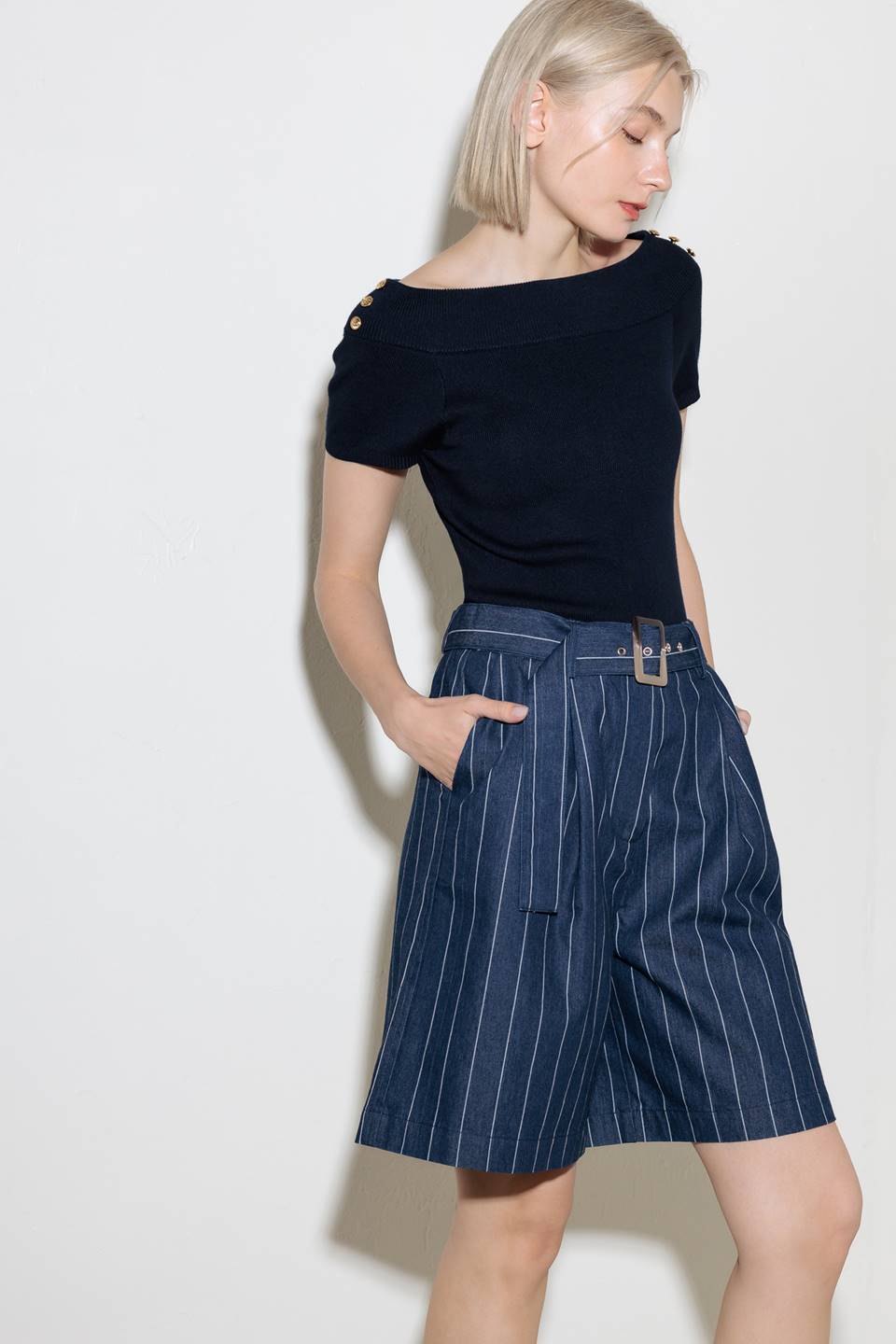 HOLD JOY IN INDIGO WOVEN SHORT - MaraFormigone