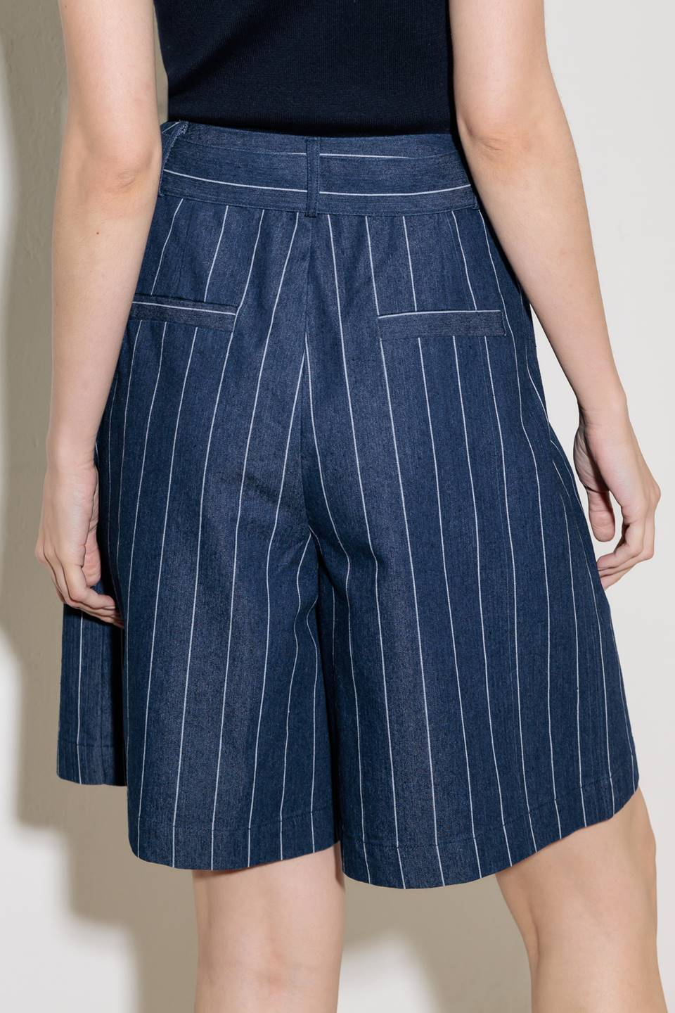 HOLD JOY IN INDIGO WOVEN SHORT - MaraFormigone