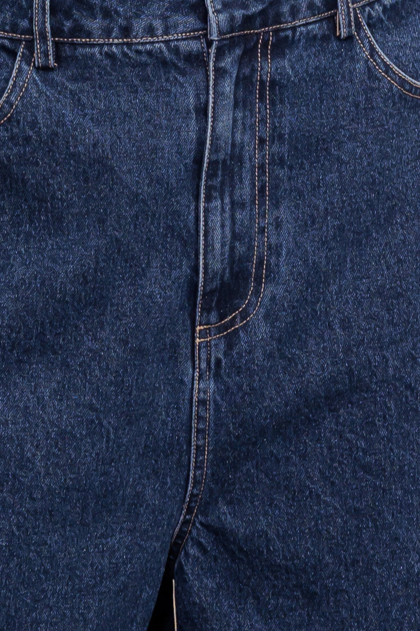 Short jeans cor café com pétalas