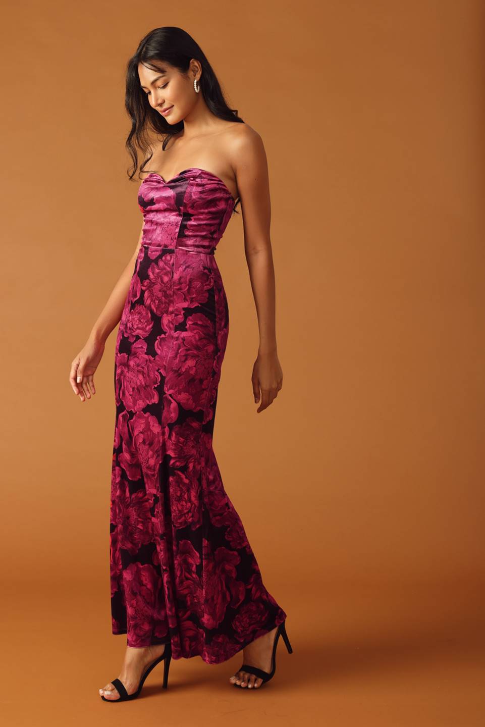 FALLING INTO PLACE VELVET MAXI DRESS - MaraFormigone