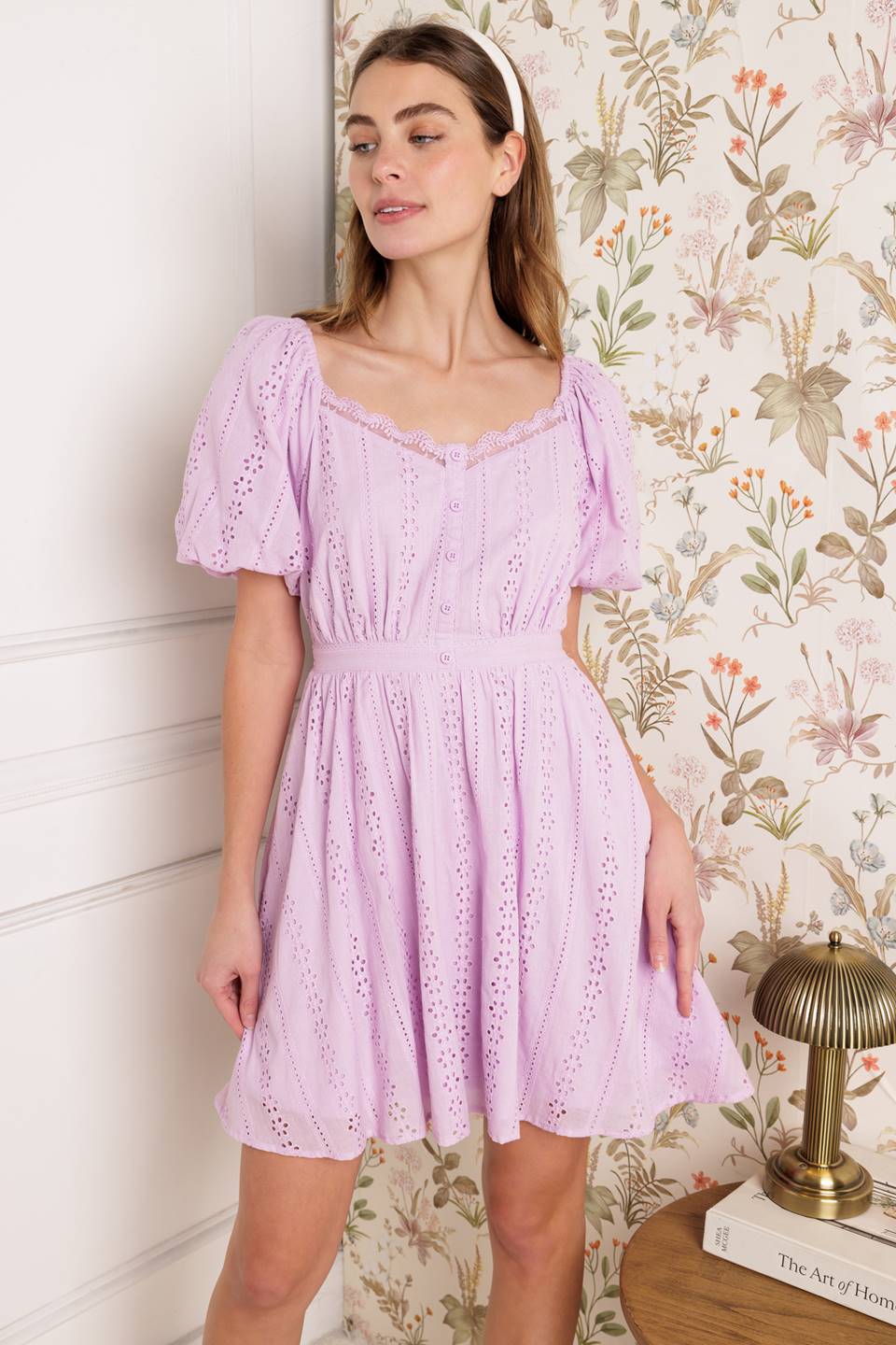 Vestido curto Midnight Mirage em tecido com bordado inglês