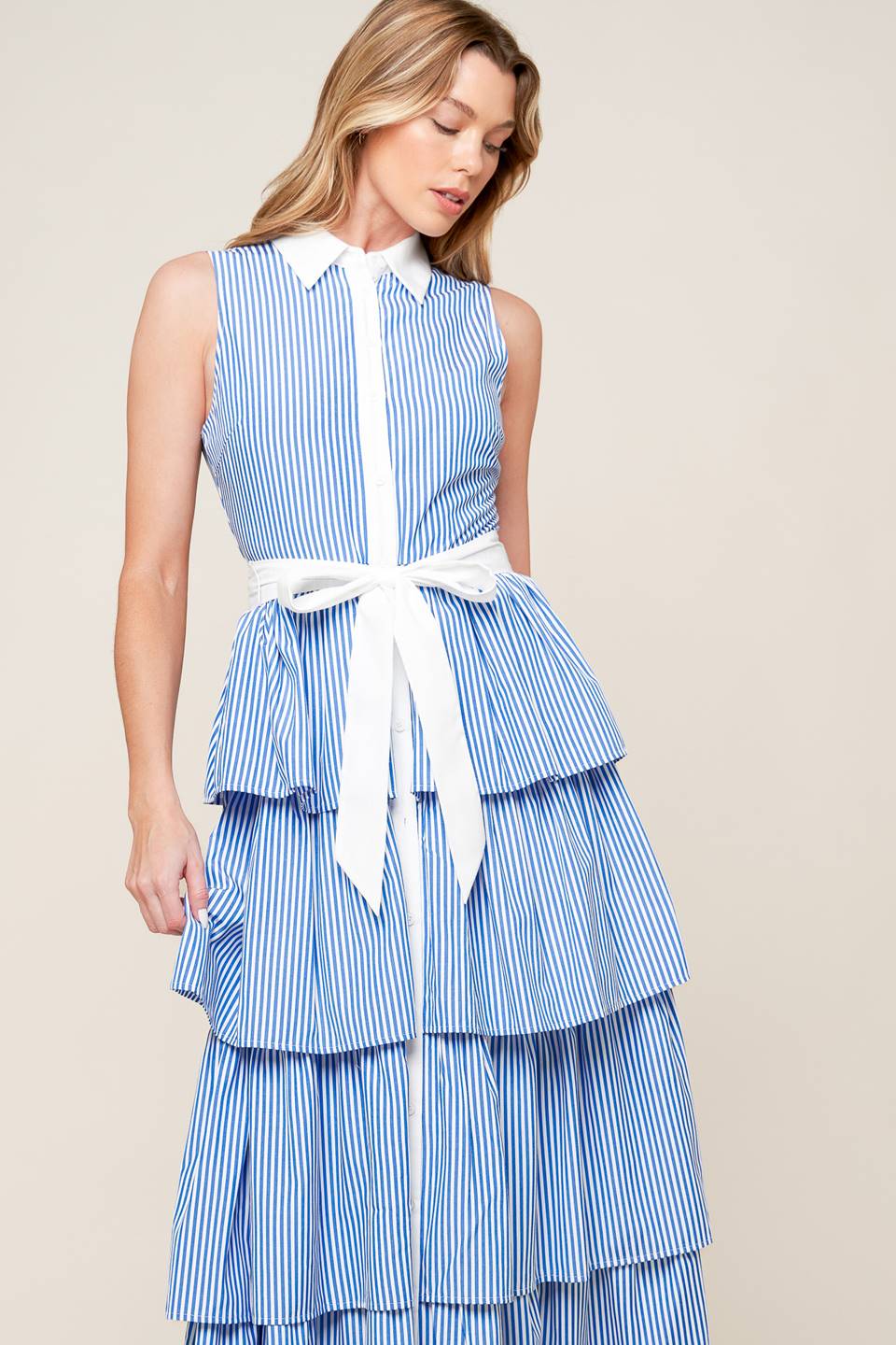 VESTIDO MIDI TECIDO COM UM TOQUE DE GRAÇA