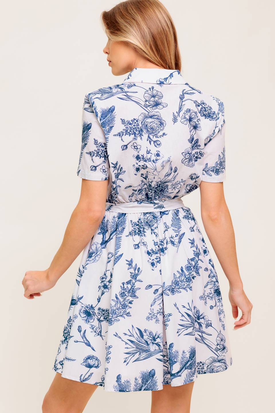 VESTIDO CAMISA MINI DE TEJIDO ROMANCE DE FLORES SILVESTRES