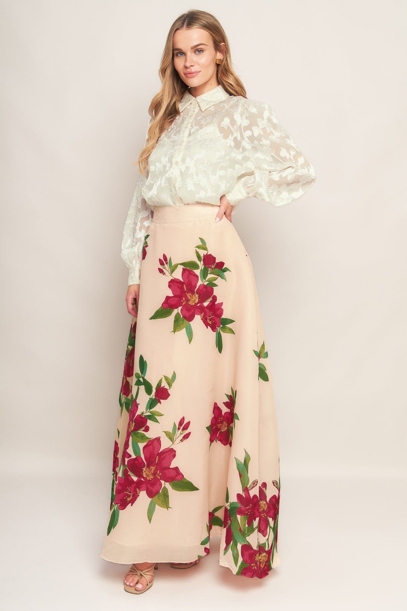 FALDA MAXI TEJIDA ELEGANTE CON ESTAMPADO DE FLORES SILVESTRES ROSA