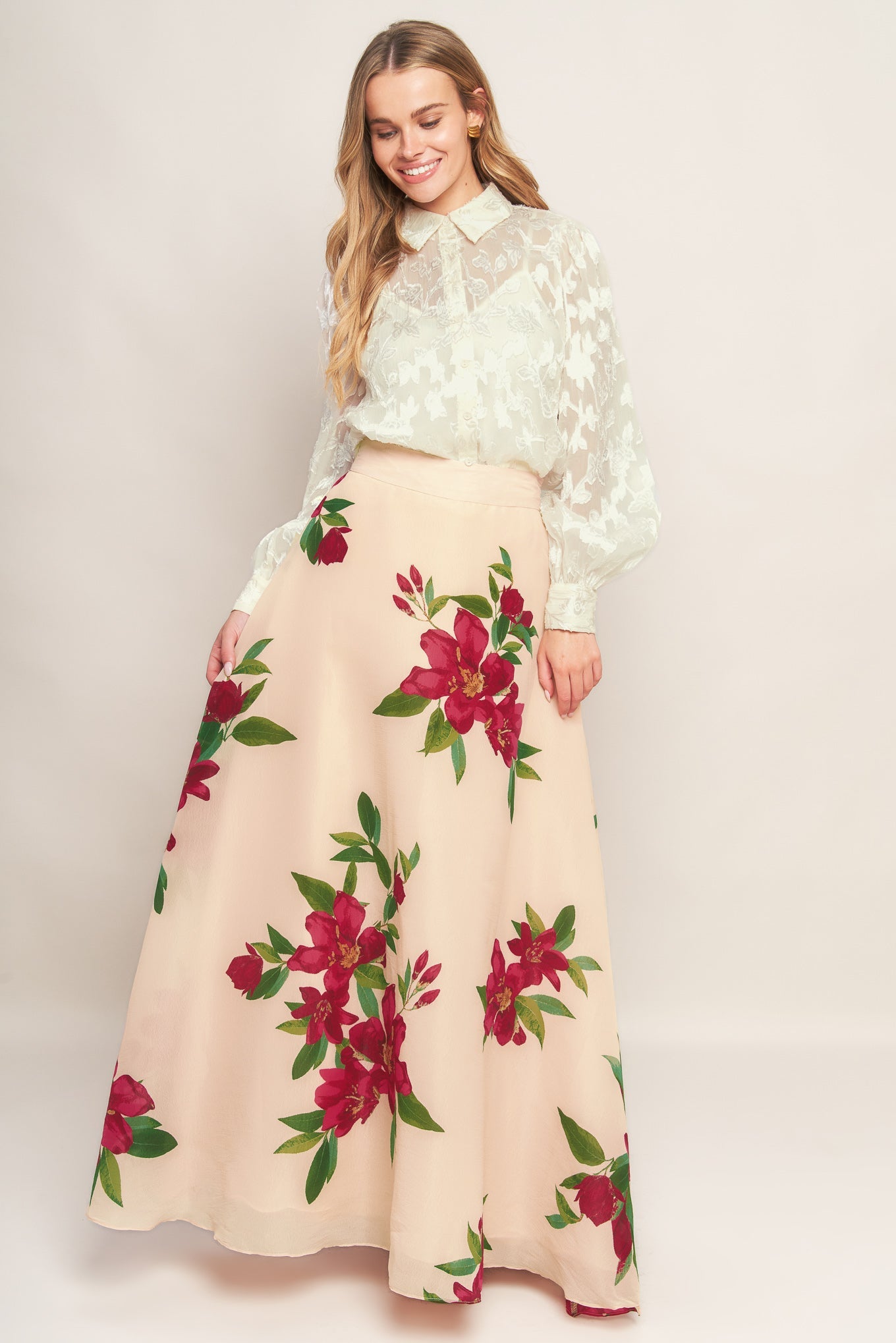 FALDA MAXI TEJIDA ELEGANTE CON ESTAMPADO DE FLORES SILVESTRES ROSA