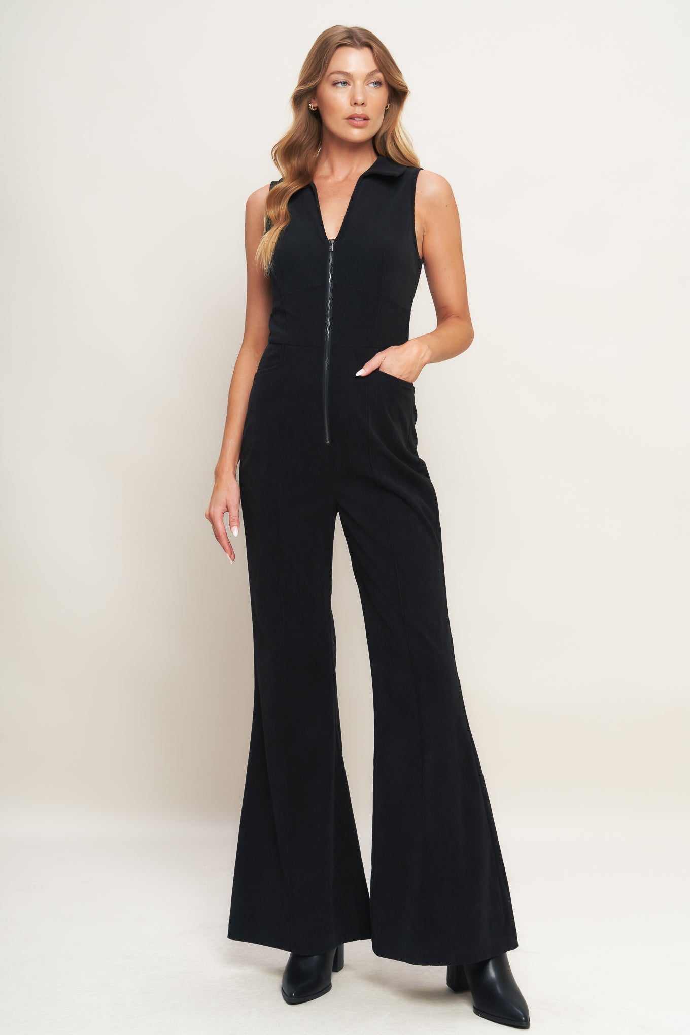 STREET ICON BLACK CORDUROY JUMPSUIT - MaraFormigone