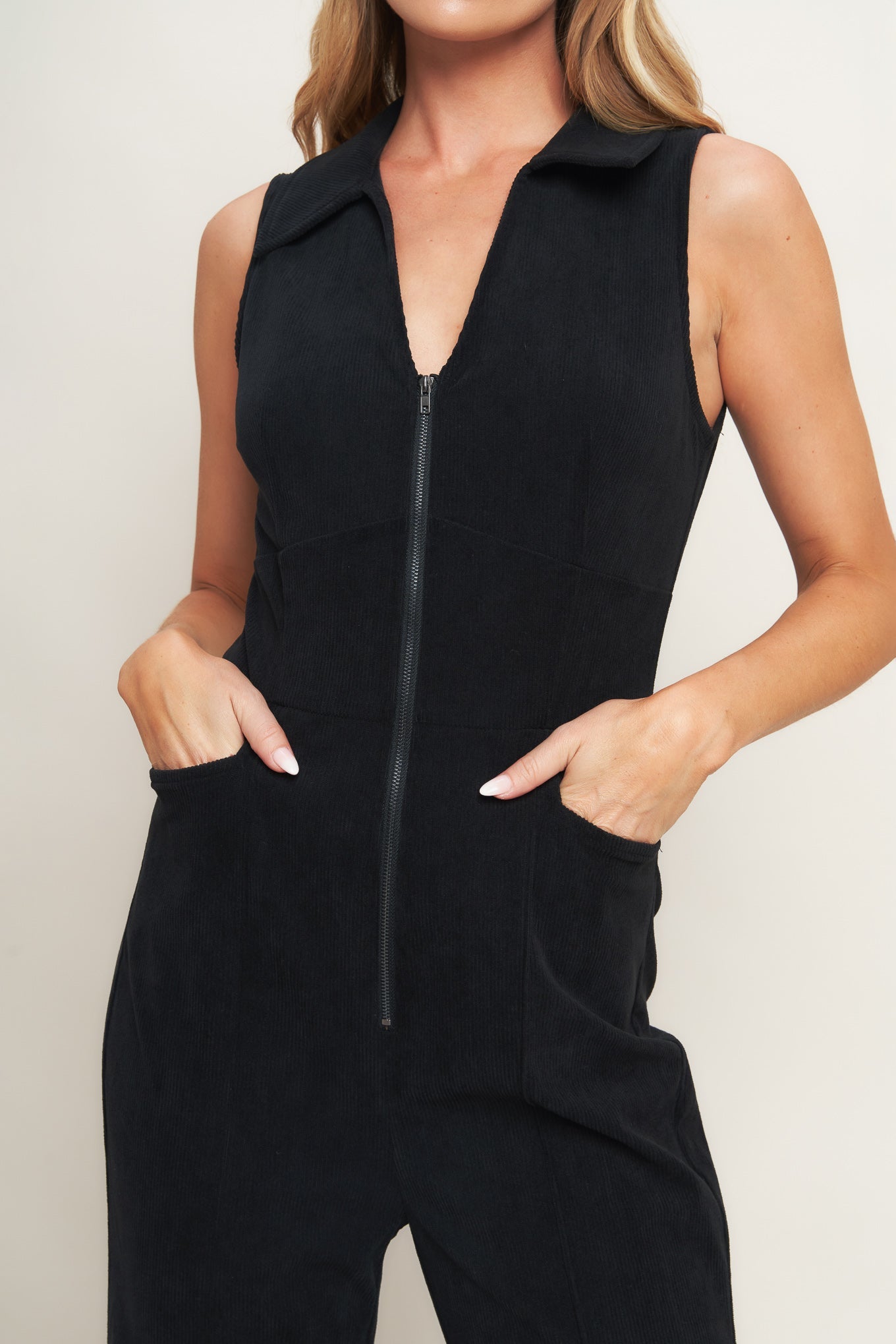 STREET ICON BLACK CORDUROY JUMPSUIT - MaraFormigone