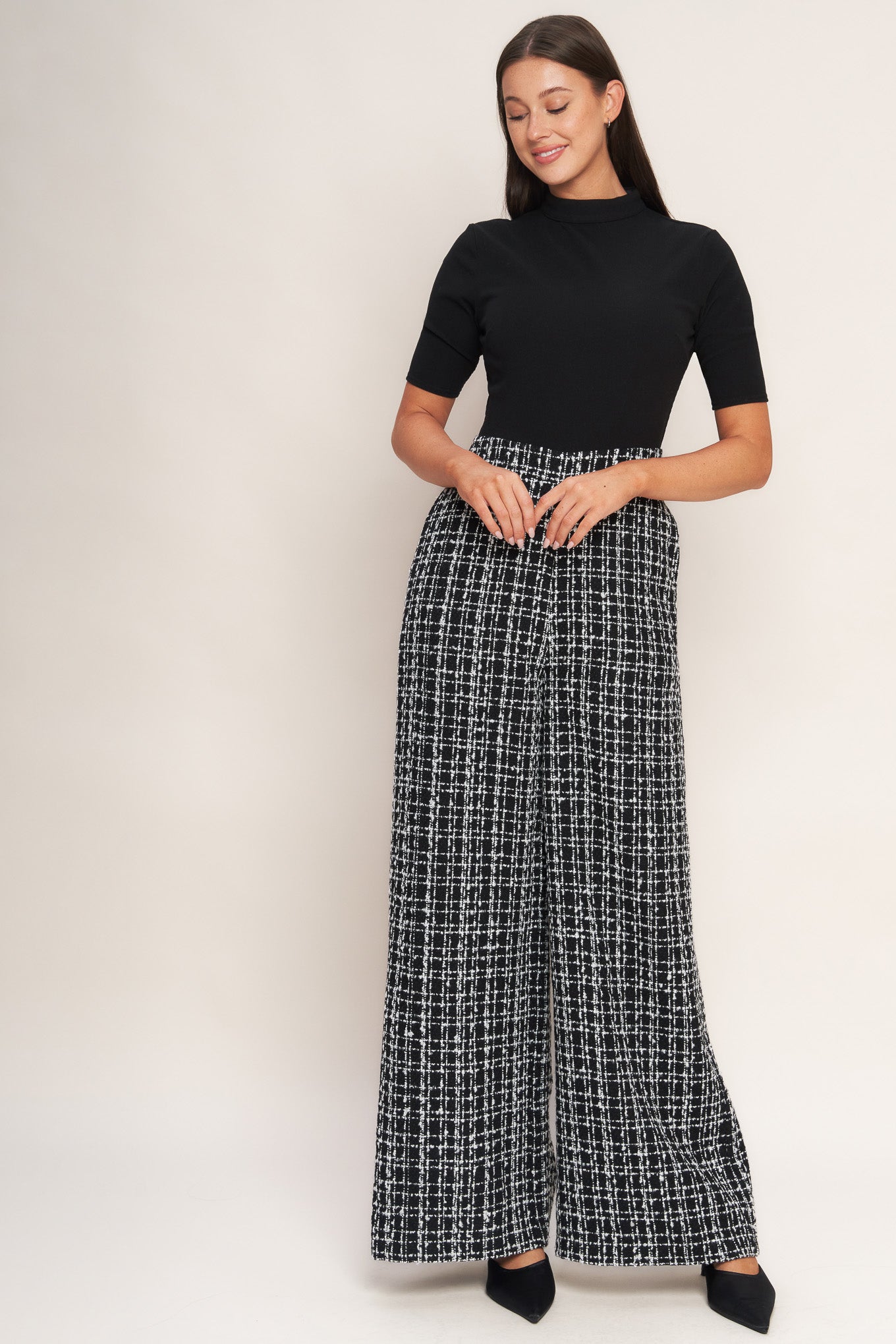 ÉCHEC PARISIEN TOP DE MALHA E CALÇA DE TWEED