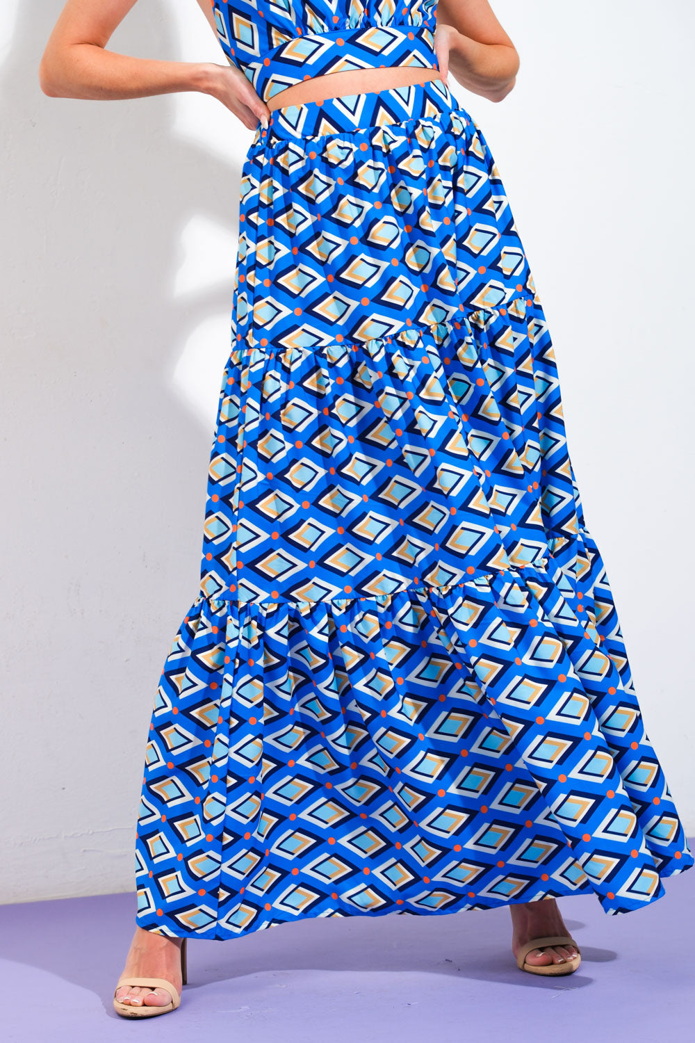 Conjunto de blusa e saia de tecido plano "Jornada de Verão"