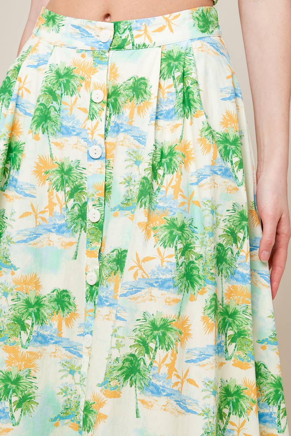 Conjunto de blusa y falda tejidas de aspecto impecable