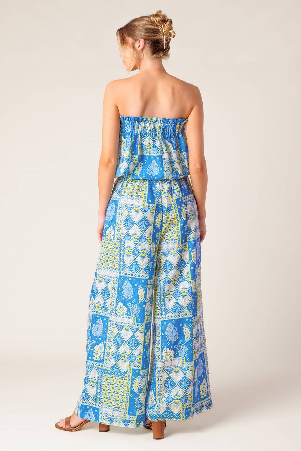 Conjunto de blusa y pantalón tejido "Escápenos de la ciudad"