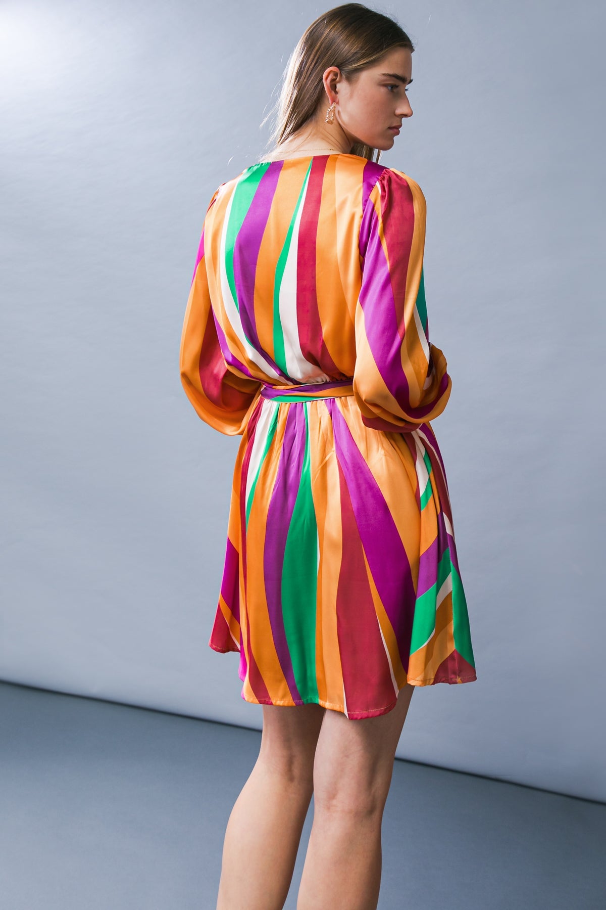 VESTIDO MINI DE TECIDO ADORÁVEL COM INTENÇÕES