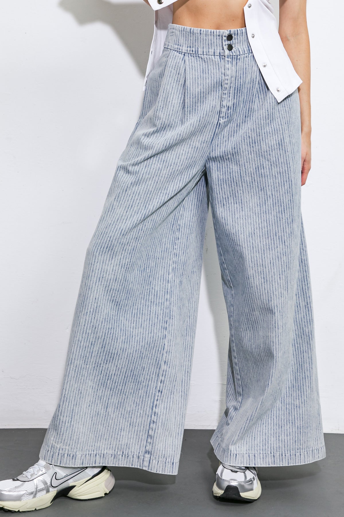 PLAY MY WAY STRIPED DENIM PANTS - MaraFormigone