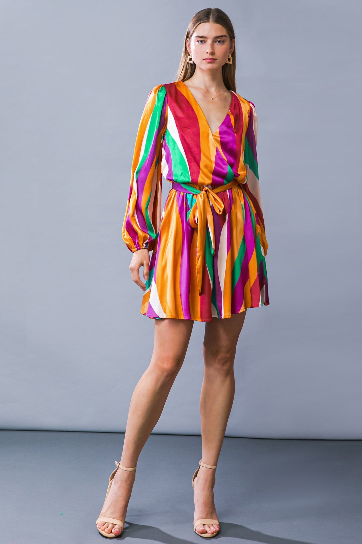 VESTIDO MINI DE TECIDO ADORÁVEL COM INTENÇÕES