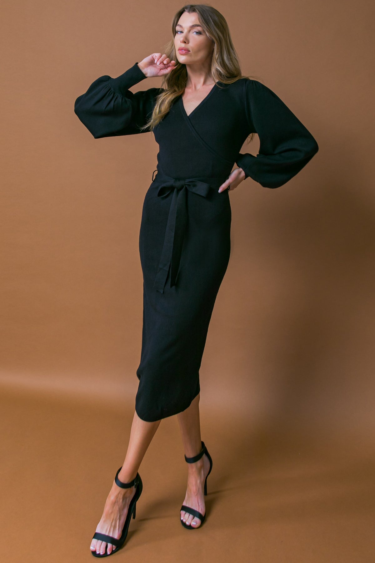 VESTIDO MIDI DE TRICÔ IDEAL E ADORÁVEL