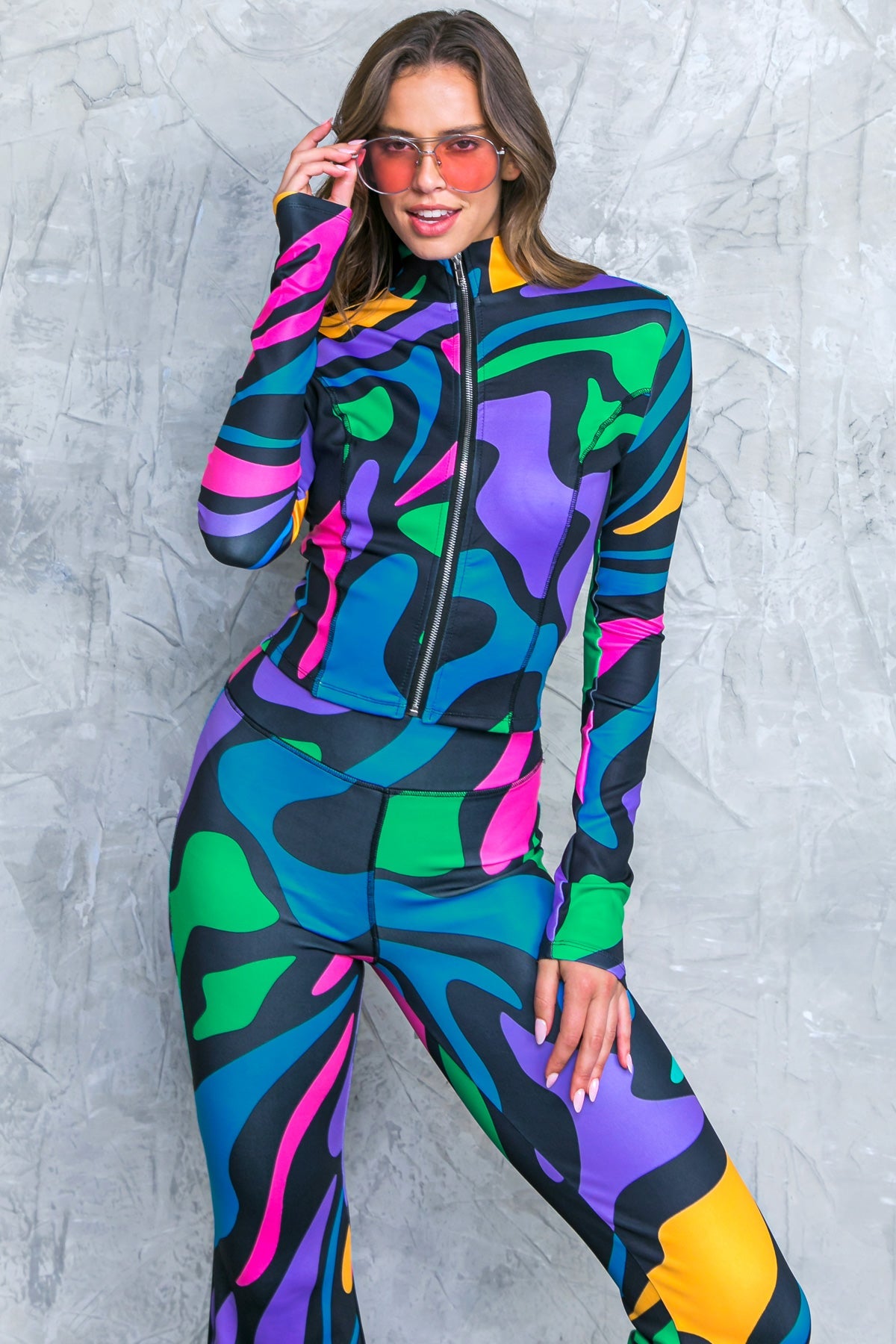 SALUDANDO AL TRAJE DE BAÑO