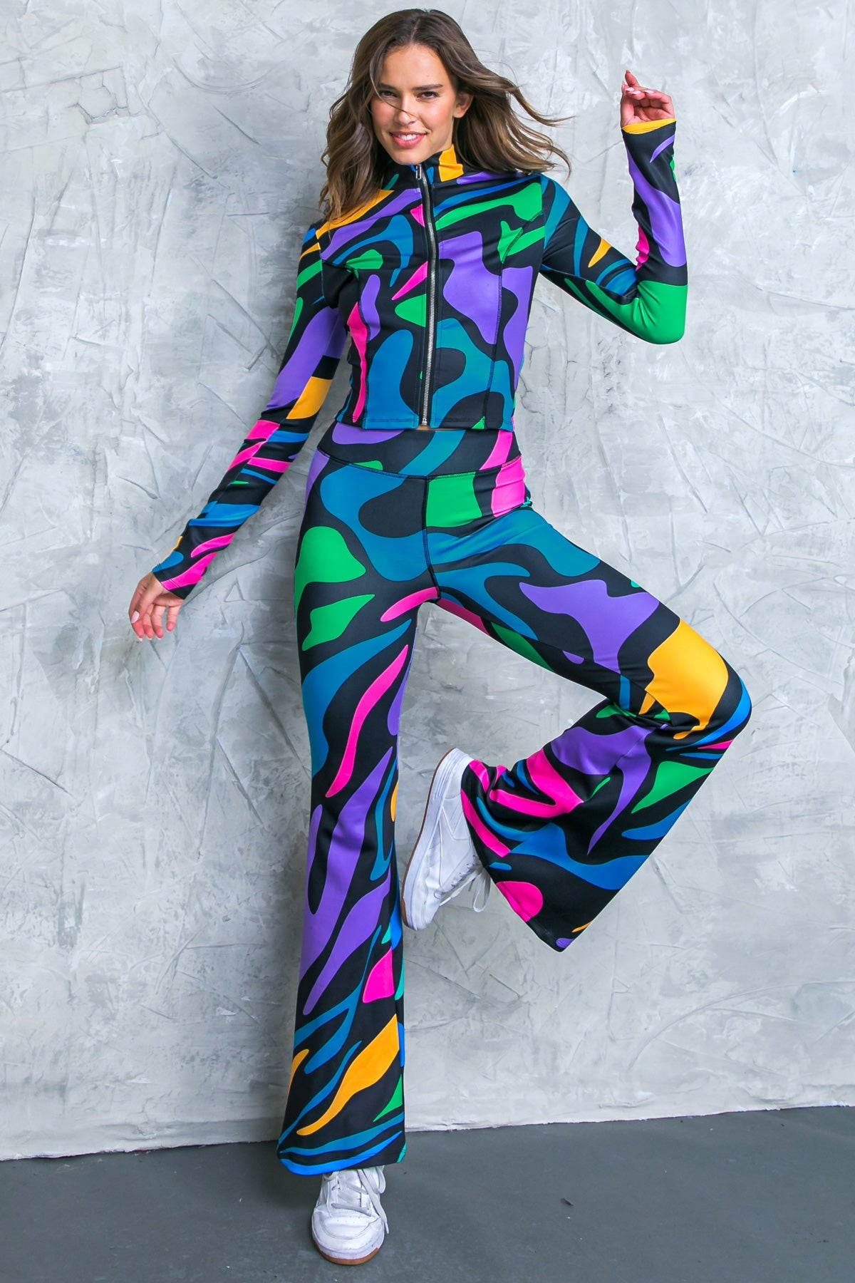 SALUDANDO AL TRAJE DE BAÑO