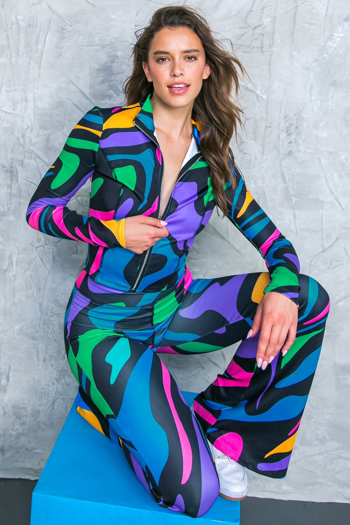 SALUDANDO AL TRAJE DE BAÑO