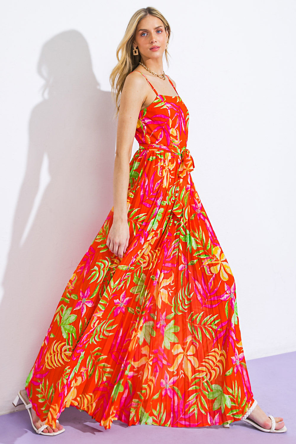 MACACÃO FLORESCENDO DE ALEGRIA