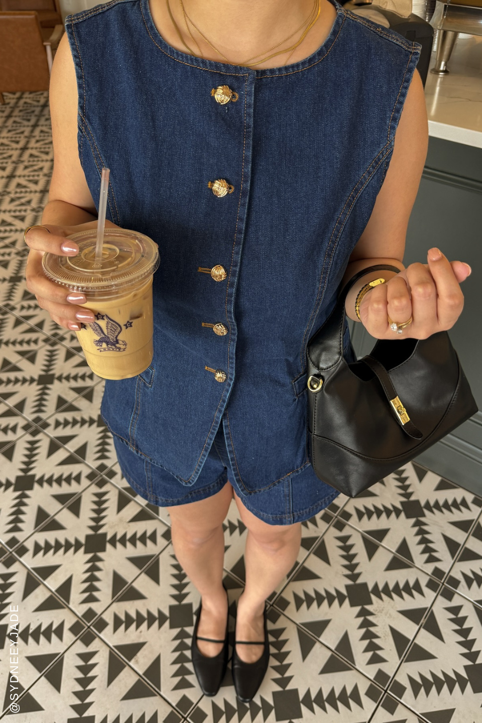 CORTOMETRAJE DE MEZCLILLA PARA AUTOCINE