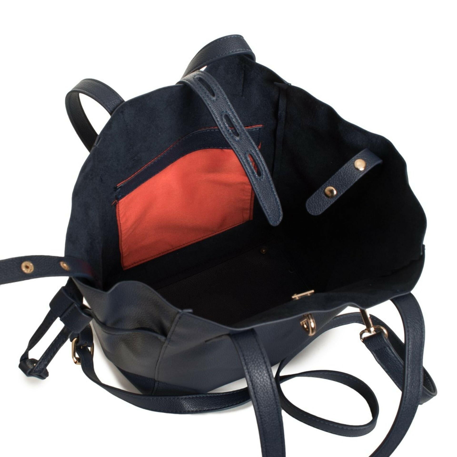 Egon Von Furstenberg Shoulder bags.
