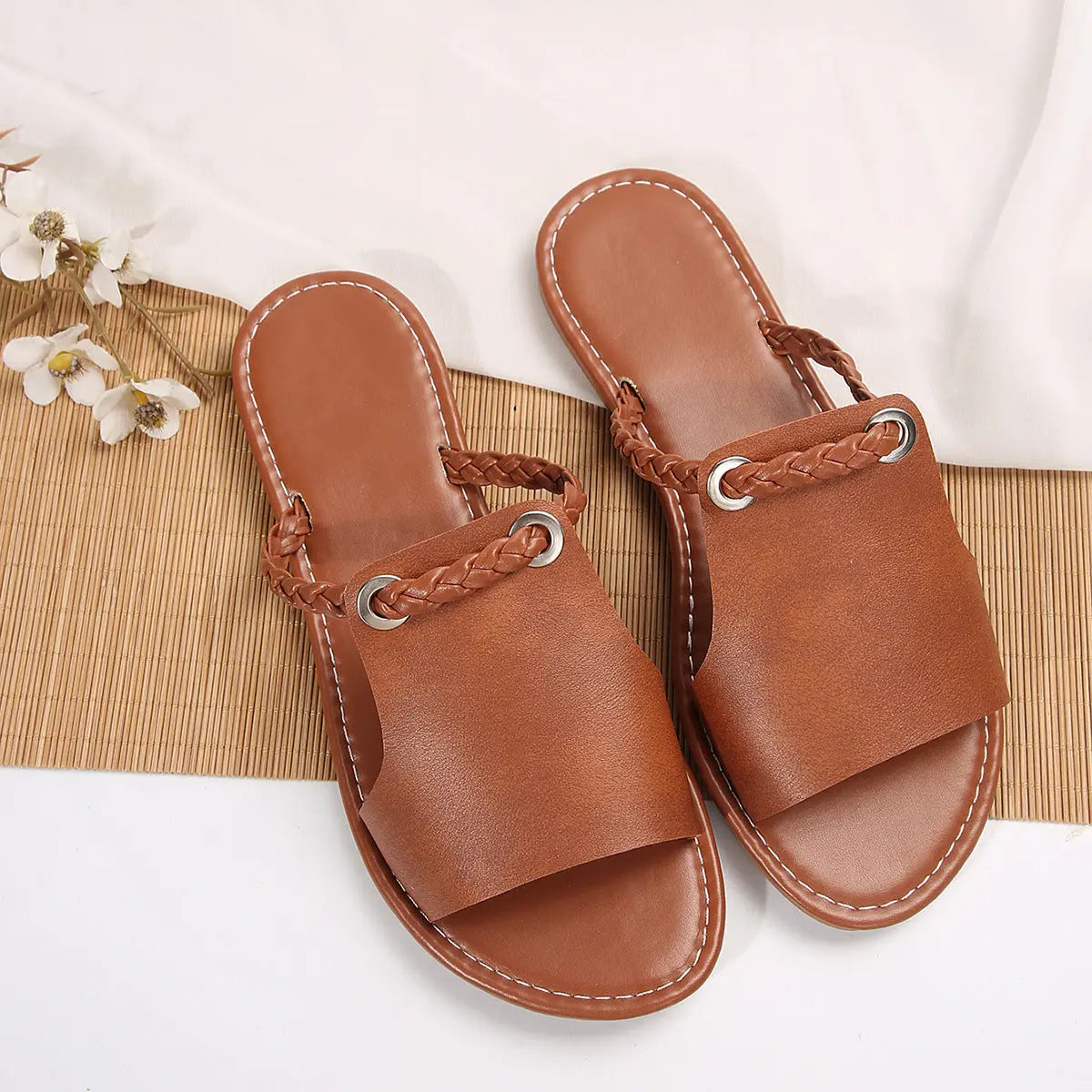 Pure Color Woven Simple Daily Beach Slippers - MaraFormigone