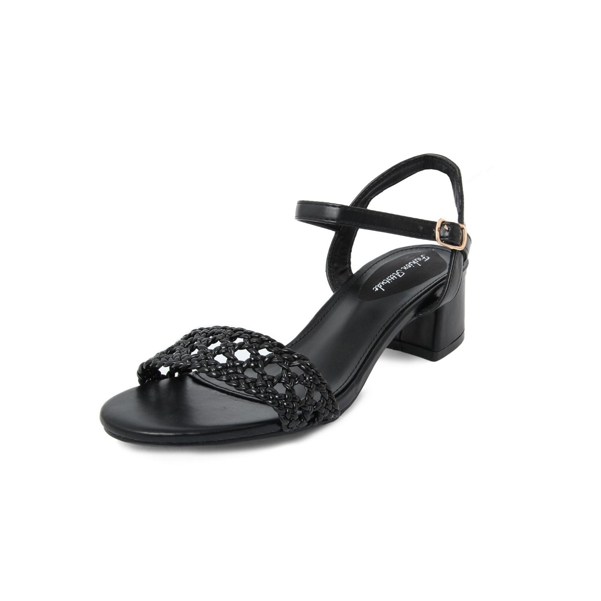 Sandalias con actitud de moda 