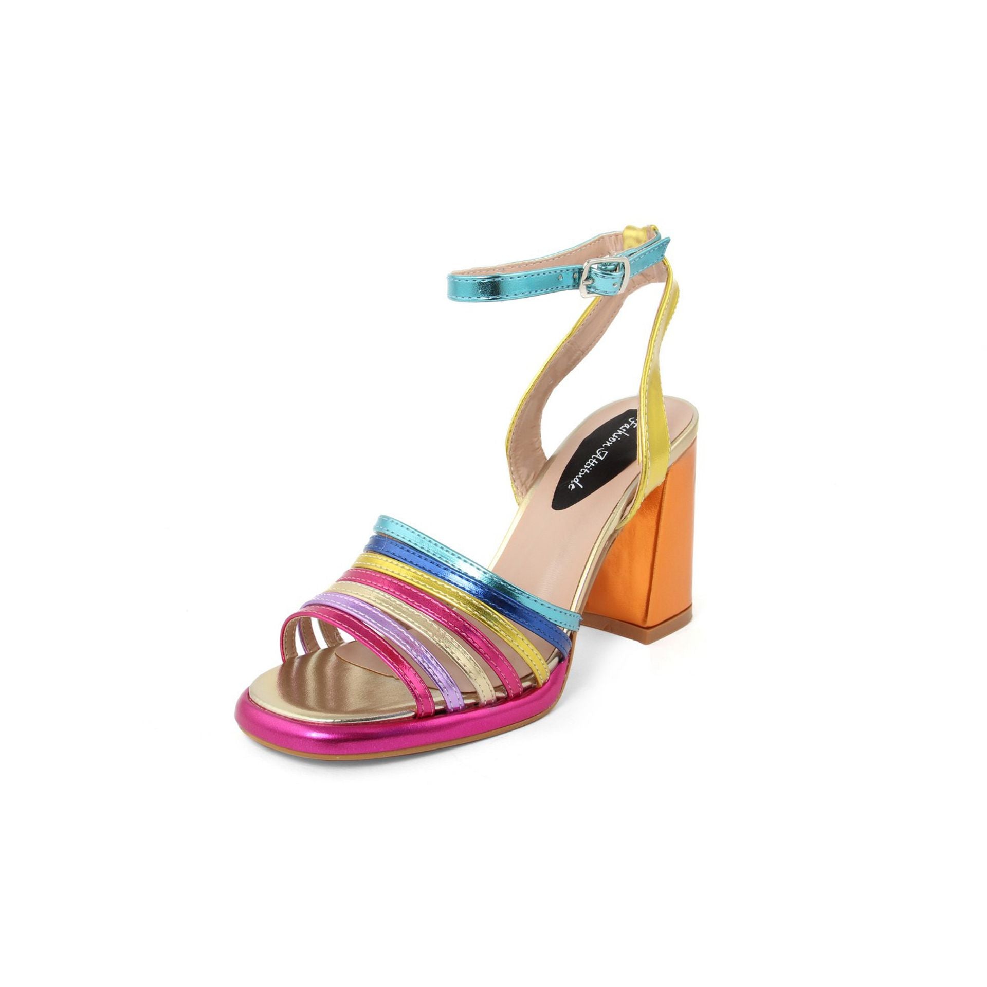 Sandalias con actitud de moda 