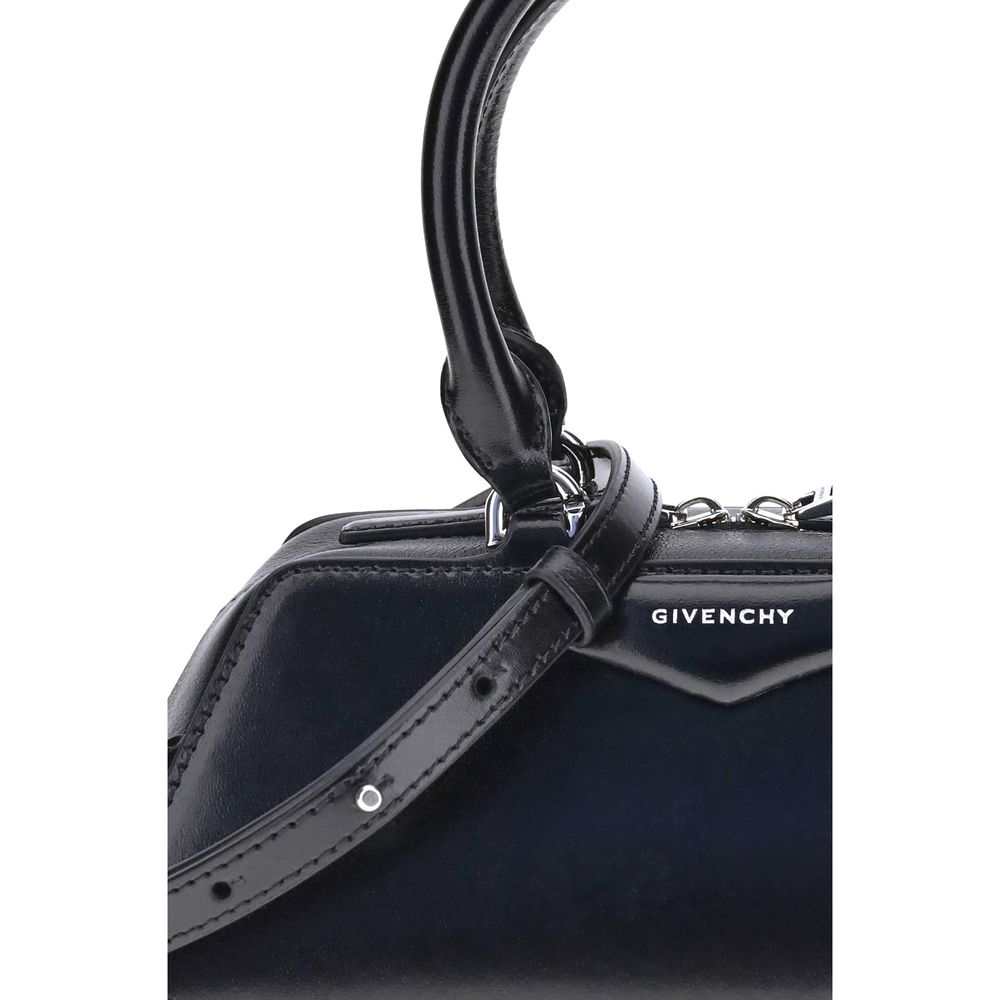 Bolsa Givenchy Bos Taurus em couro de bezerro preto