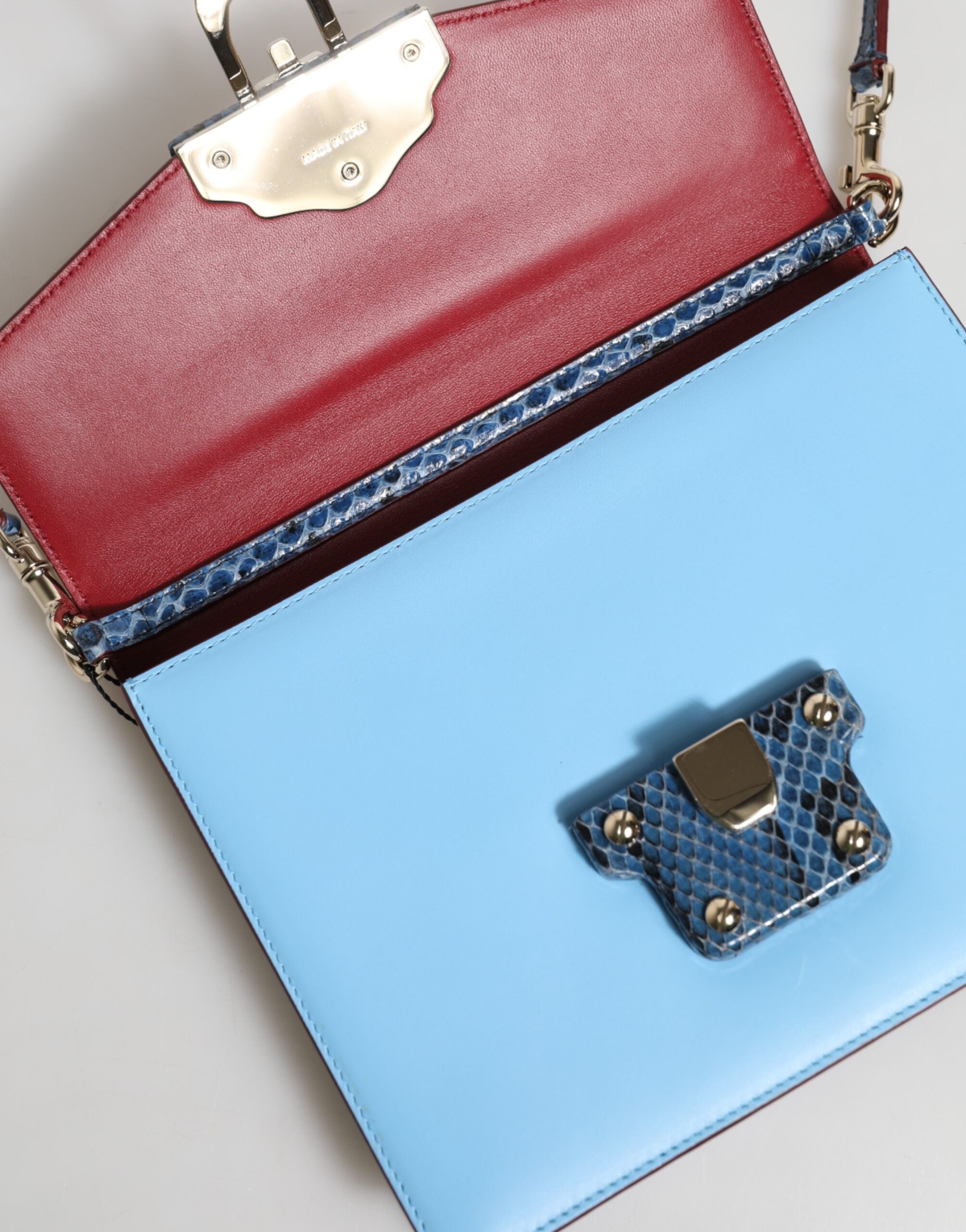 Bolsa transversal LUCIA da Dolce &amp; Gabbana em couro exótico azul e bege.